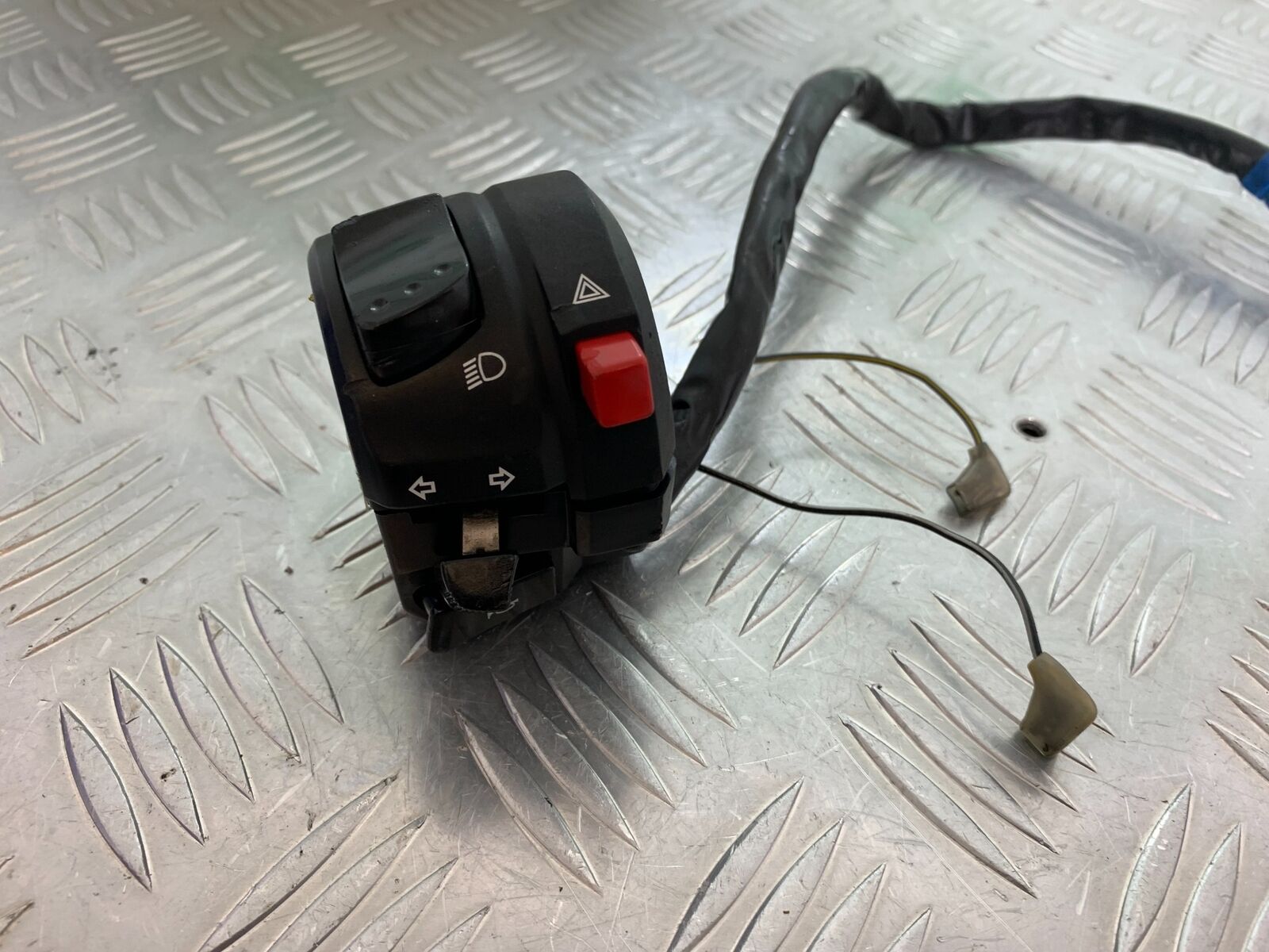 SUZUKI GSX1250 GSX 1250 LEFT SWITCH GEAR YEAR 2013-2016  (CMB1013)