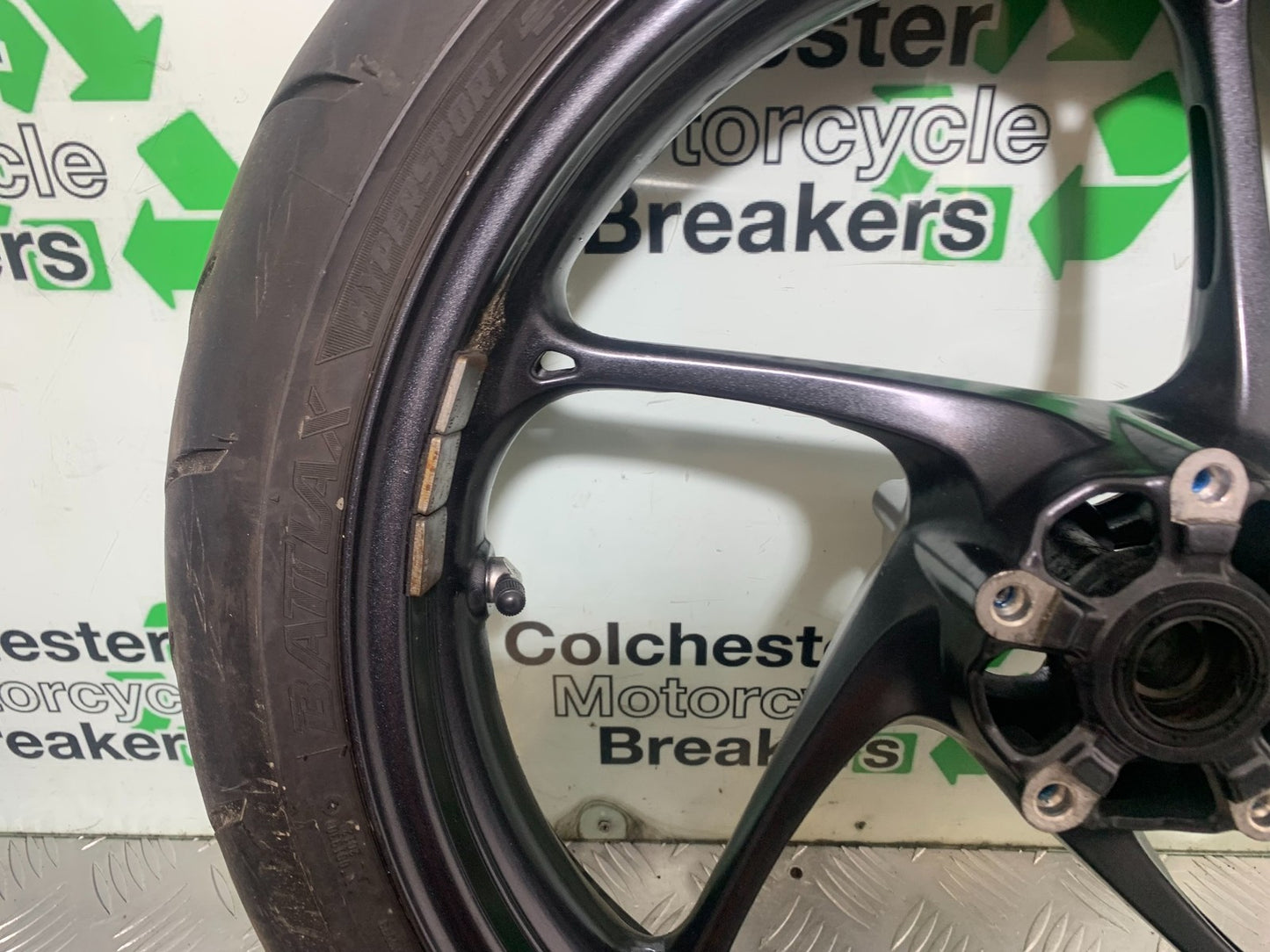 TRIUMPH 675 STREET TRIPLE FRONT WHEEL  2013-2016 (CMB1186)