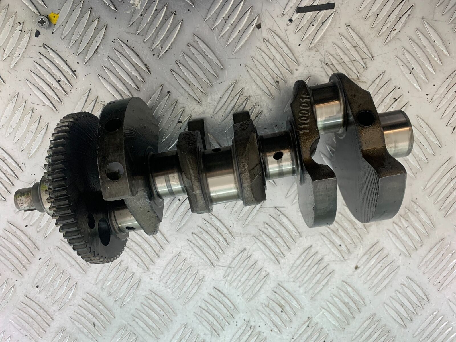 TRIUMPH 955i SPRINT ST CRANKSHAFT   YEAR 1999-2004 (STOCK 735)
