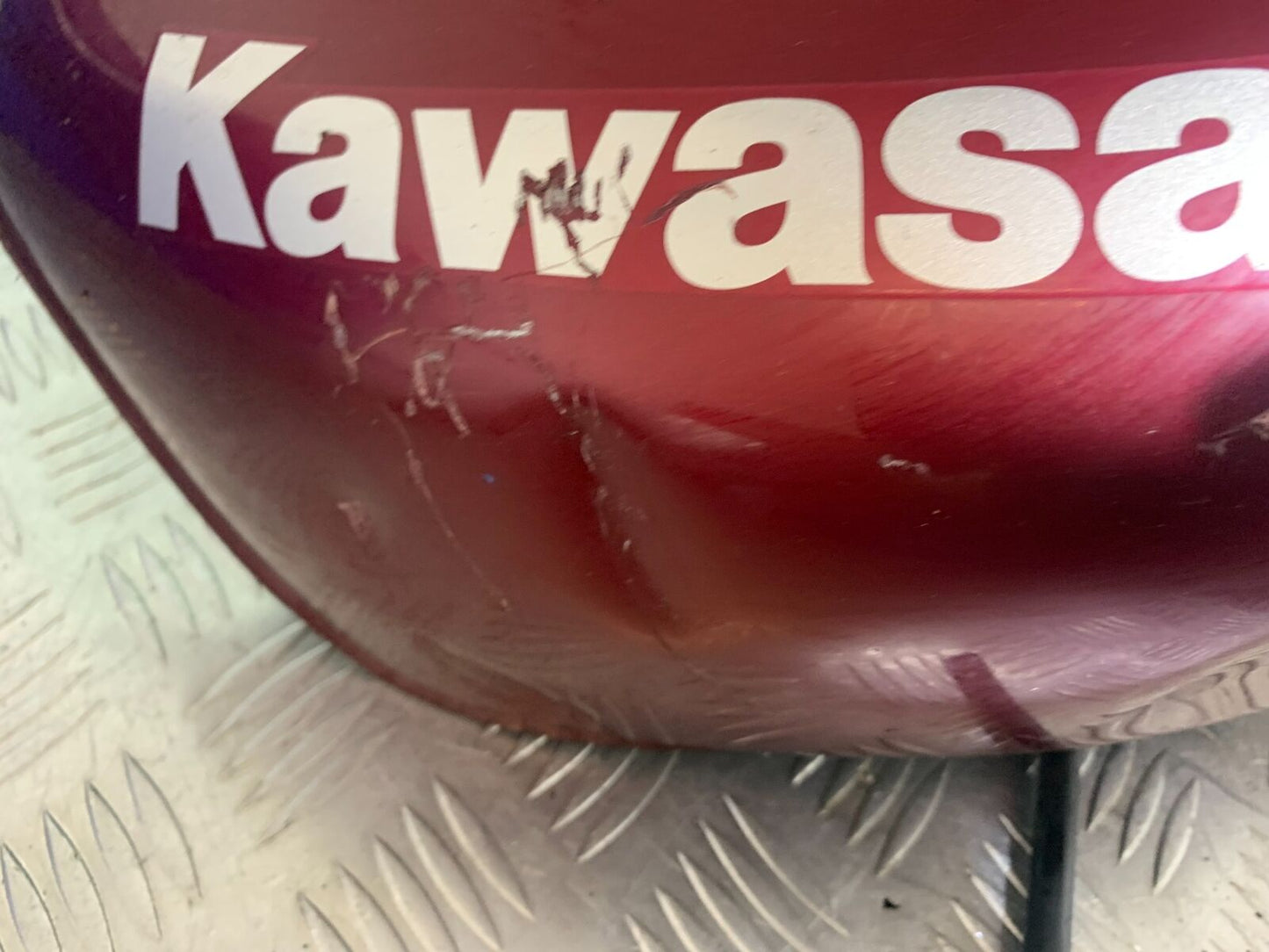 KAWASAKI Z750 ZR750 ZR-7S PETROL TANK  YEAR 1999-05 (CMB1135)