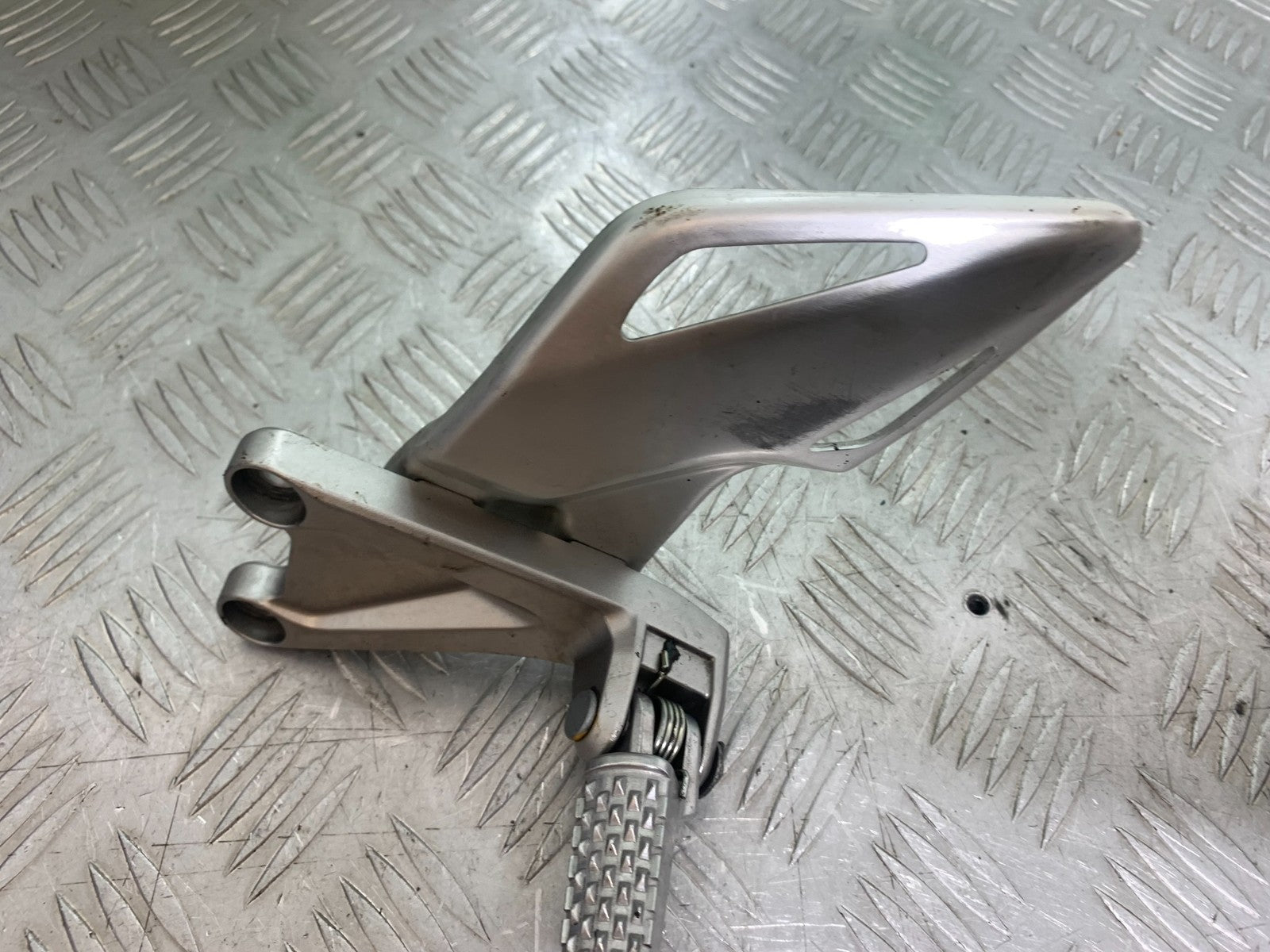 HONDA CBR1000 rr FIREBLADE FRONT LEFT HANGER YEAR 2012-2016 (CMB1198)