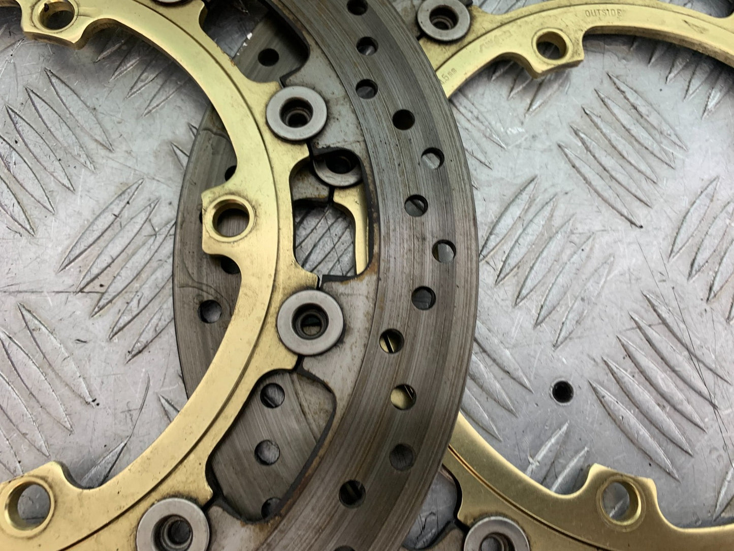 TRIUMPH SPEED TRIPLE R 1050 FRONT BRAKE DISCS  2009 (CMB1183)