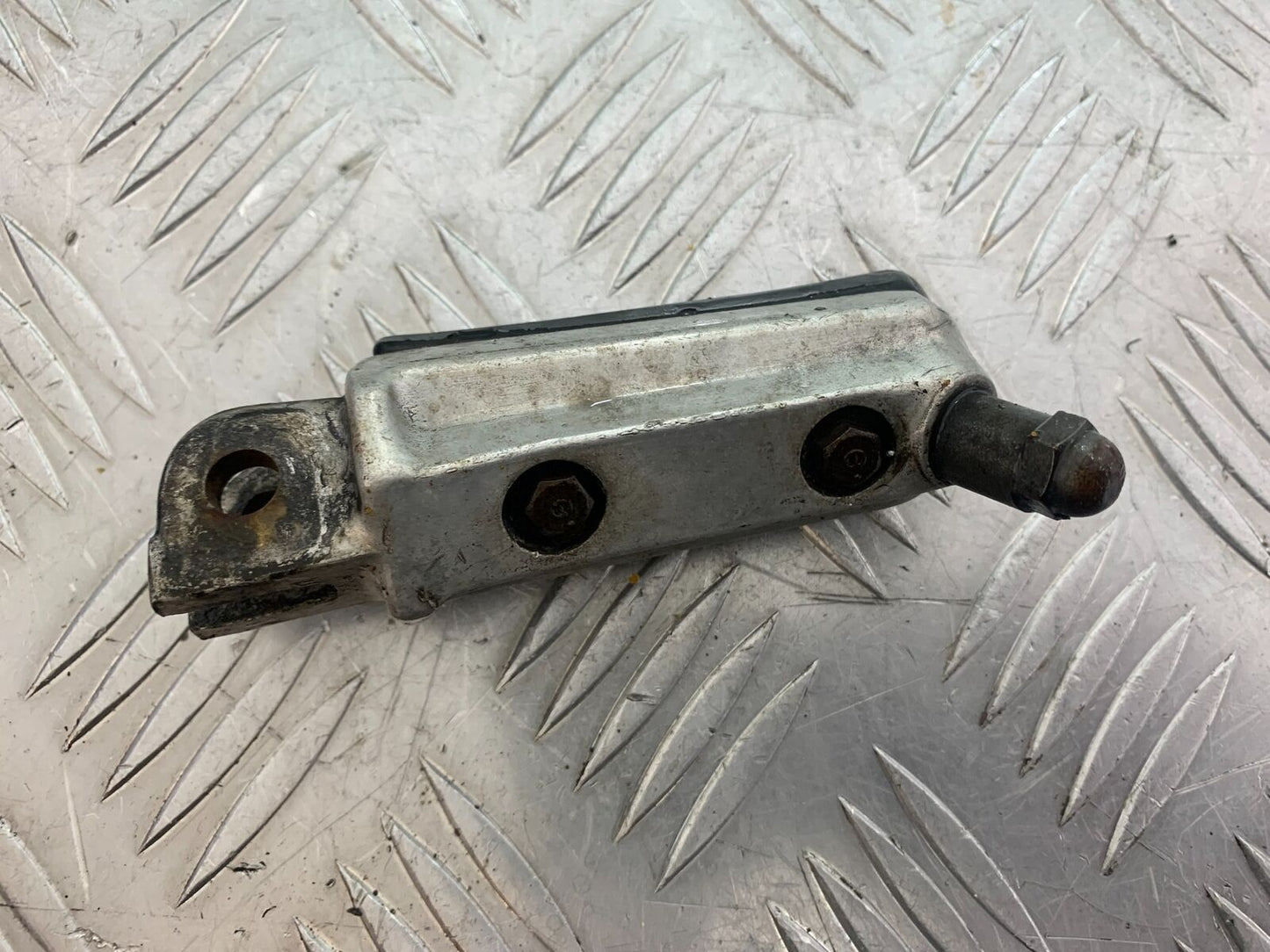 HONDA CBR600 CBR 600 F2 FRONT RIGHT FOOTPEG   YEAR 1991-1993 (CMB1114)