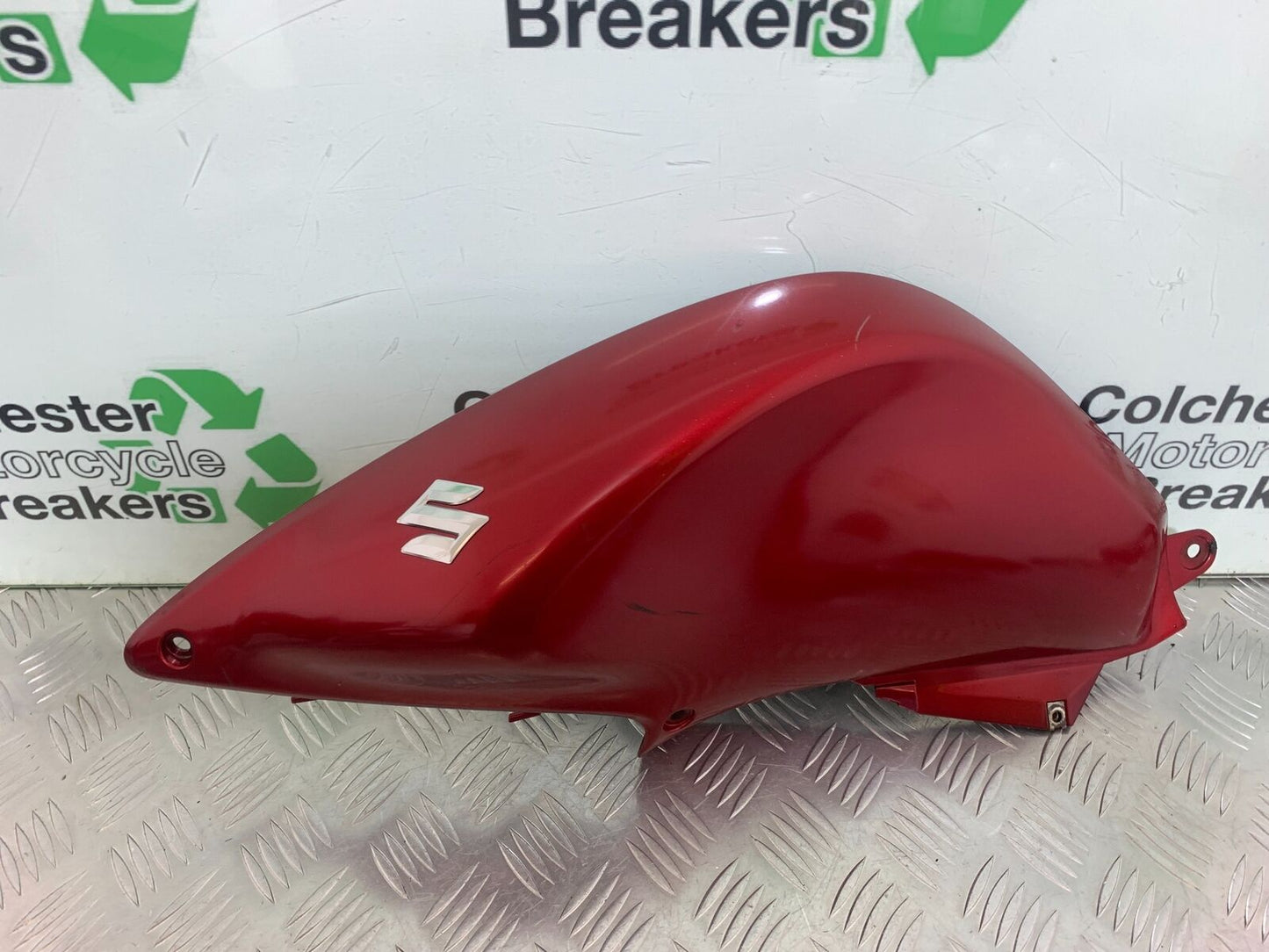 SUZUKI DL 650 V-STROM LEFT TANK PANEL  YEAR 2016 (STOCK 996)