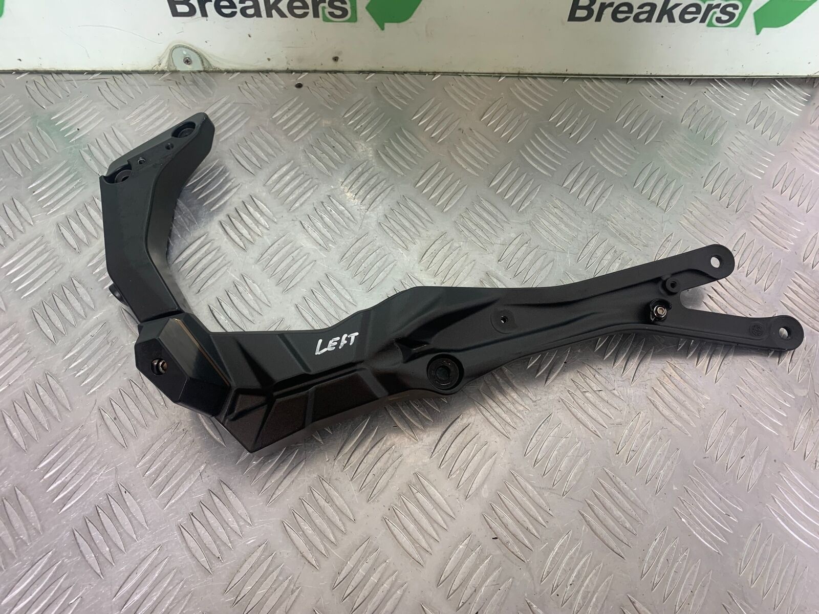 KAWASAKI Z800 Z 800 LEFT FRAME RAIL   YEAR 2013-2017 (CMB1059)