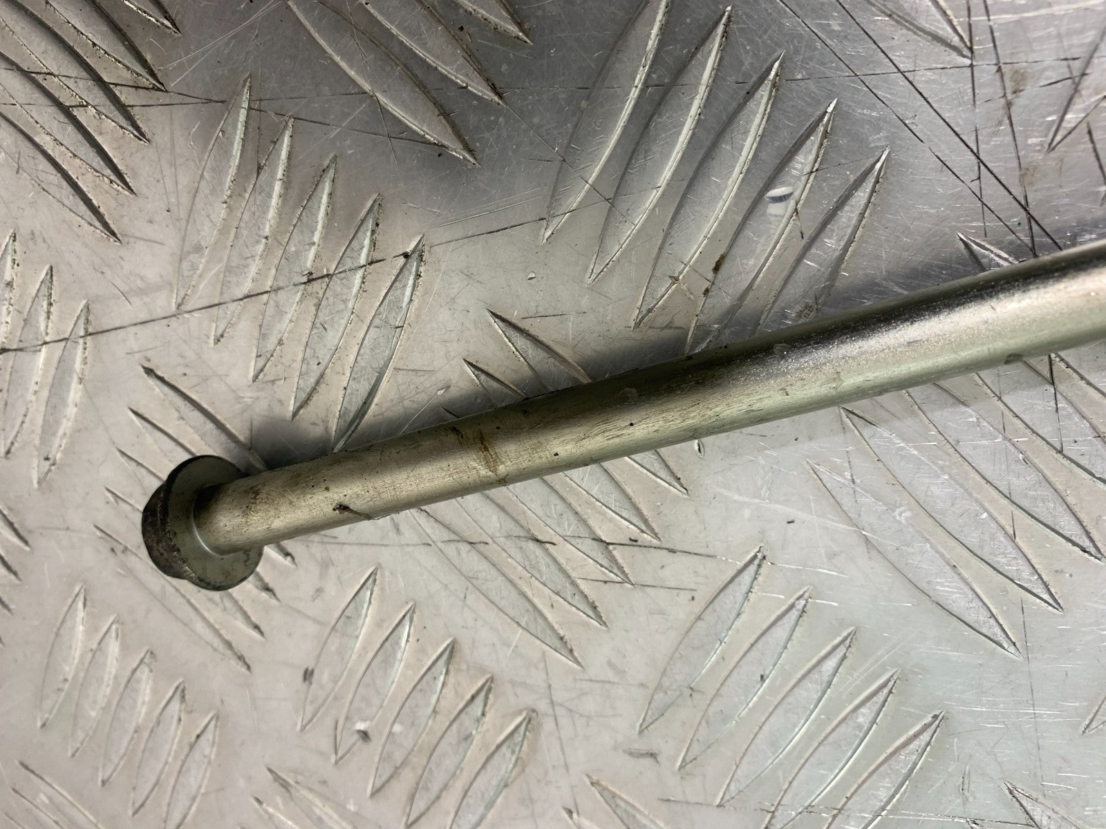YAMAHA YZF-R125 YZF 125 SWINGARM SPINDLE YEAR 2019-2022 (CMB1263)