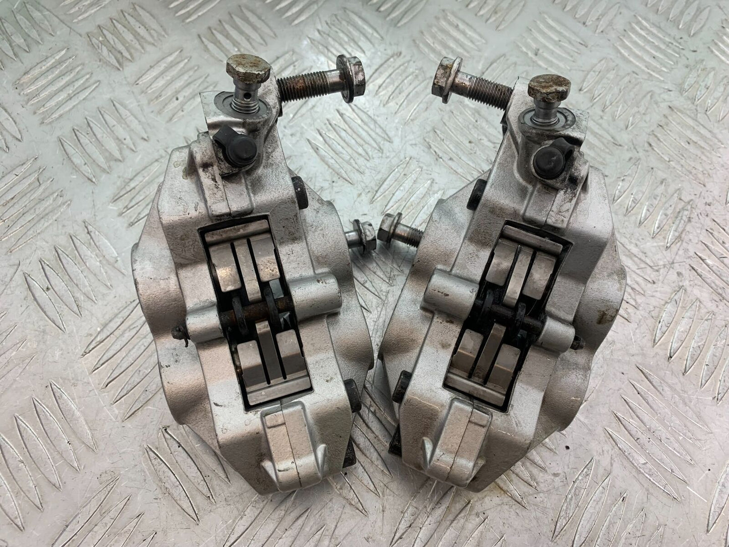 TRIUMPH THUNDERBIRD 1600 FRONT BRAKE CALIPERS  YEAR 2011 (CMB1107)