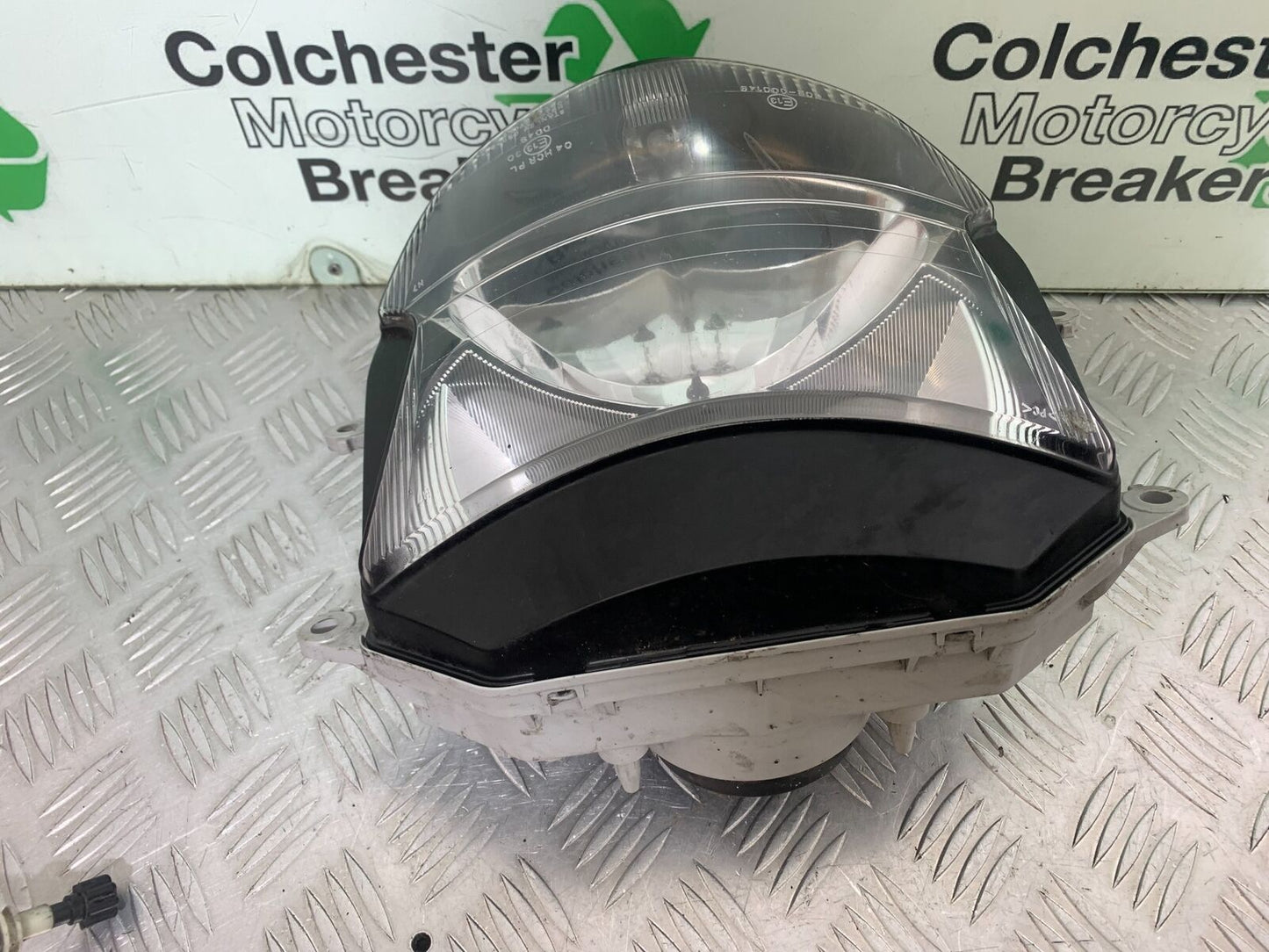 HONDA CBR1100 BLACKBIRD HEADLIGHT   YEAR 1999-2005 (CMB1103)