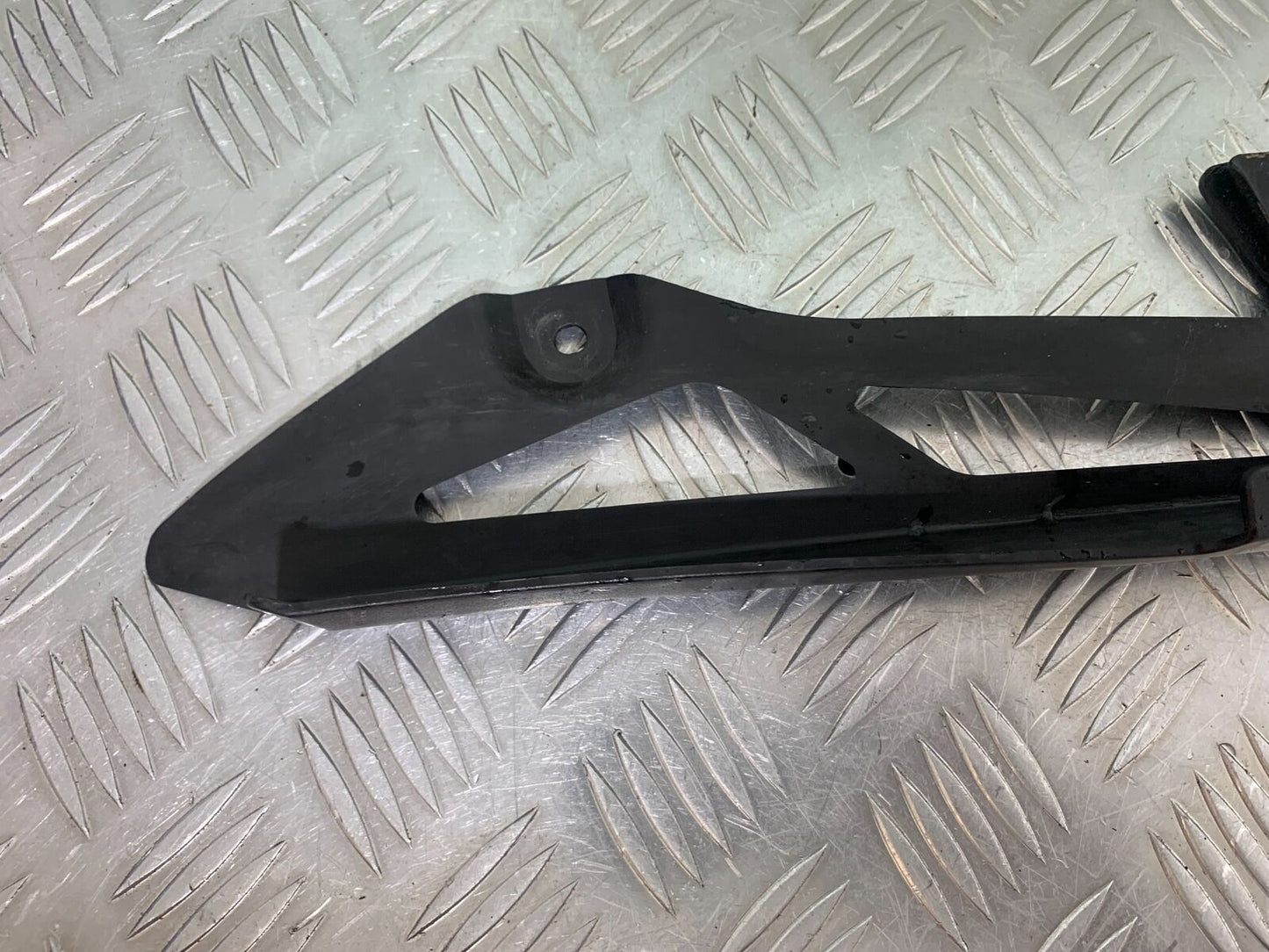 SUZUKI SV650 SV 650 mk1 CHAIN GUARD  YEAR 1999-2002 (CMB1036)