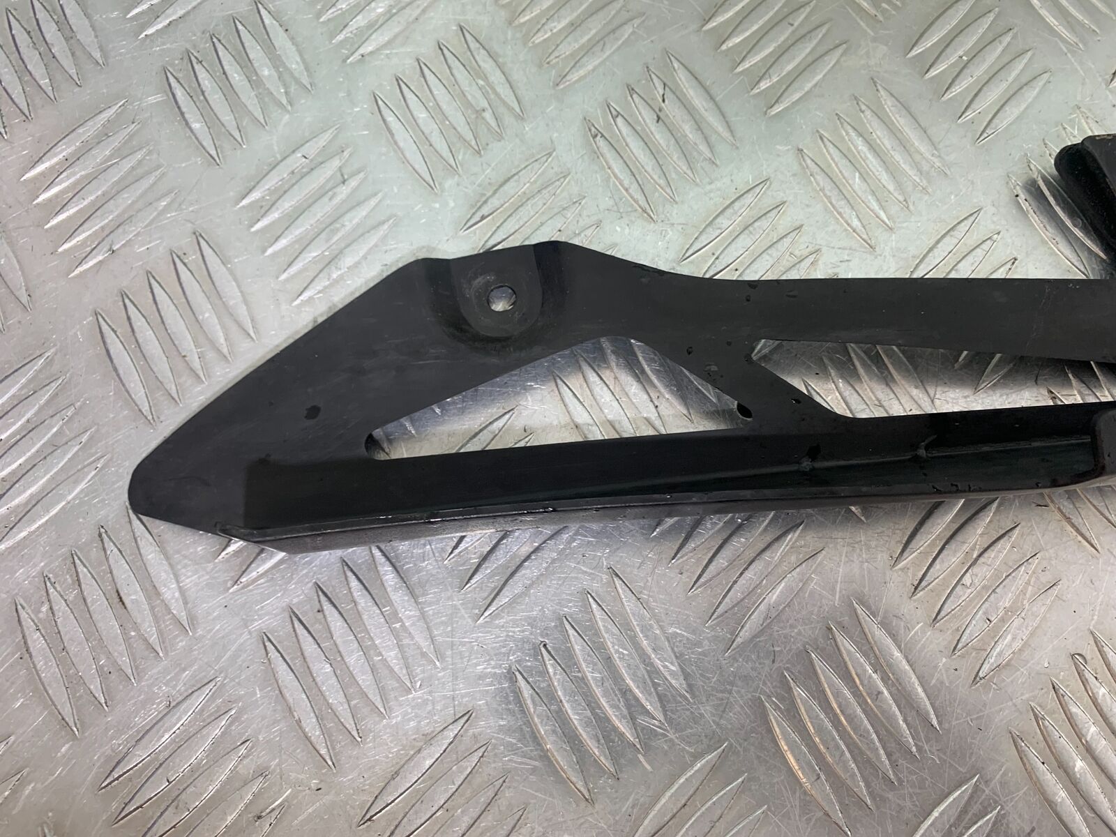 SUZUKI SV650 SV 650 mk1 CHAIN GUARD  YEAR 1999-2002 (CMB1036)