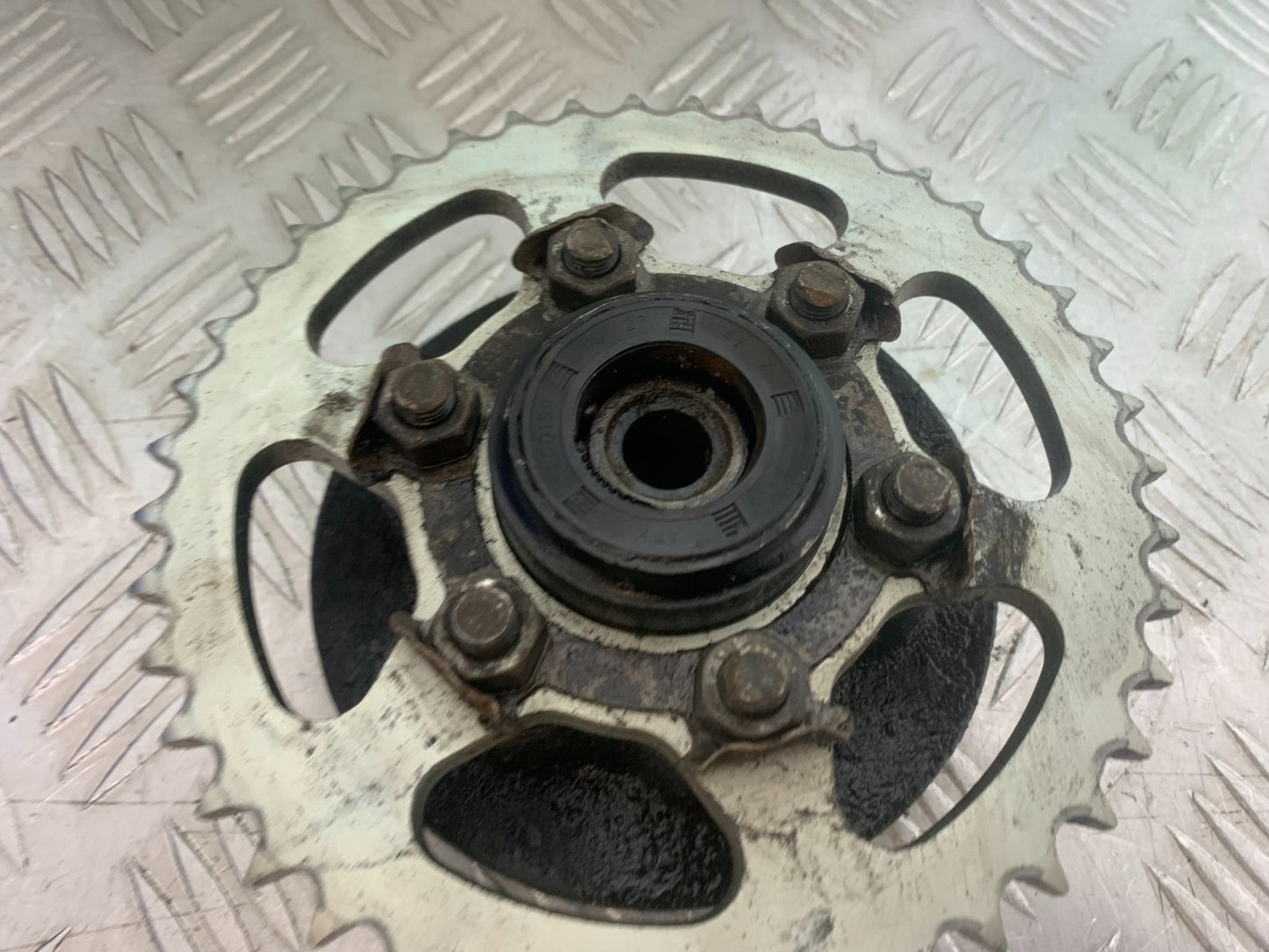BENELLI BN125 BN 125 REAR SPROCKET CARRIER  YEAR 2018-2021 (CMB1245)