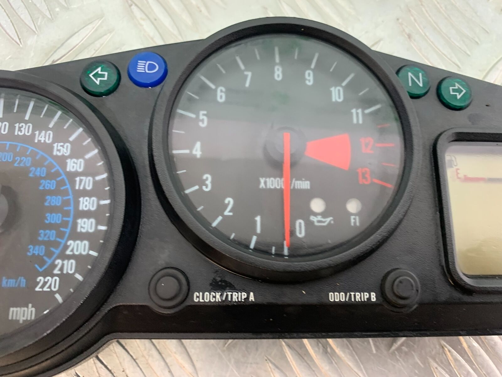 KAWASAKI ZX12R ZX12 R CLOCKS SPEEDO DASH  YEAR 2000-01 (CMB1038)