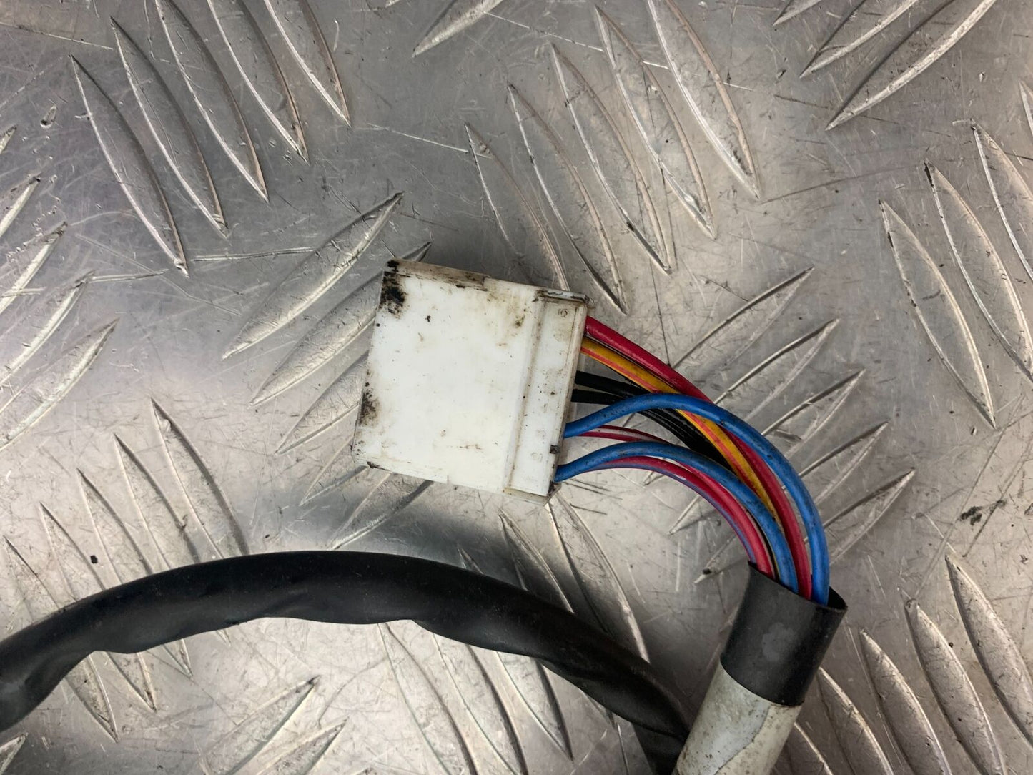 TRIUMPH 955i SPRINT ST RIGHT SWITCH GEAR  YEAR 1999-2004 (CMB1124)