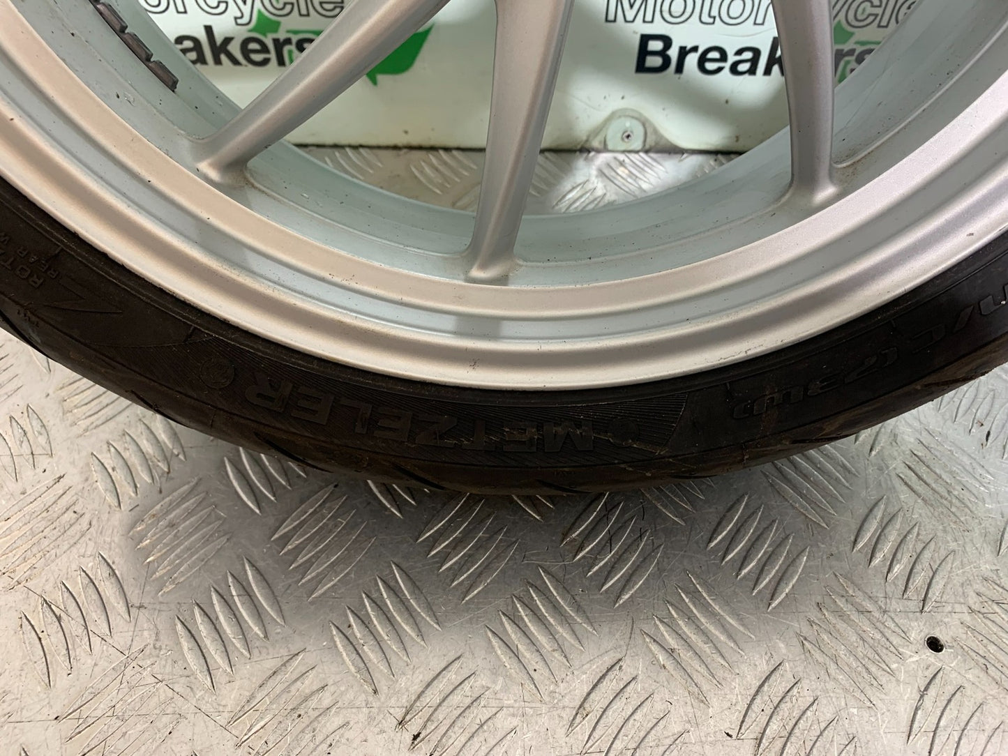 BMW F800 GT REAR WHEEL  YEAR 2013-2017 (CMB1248)
