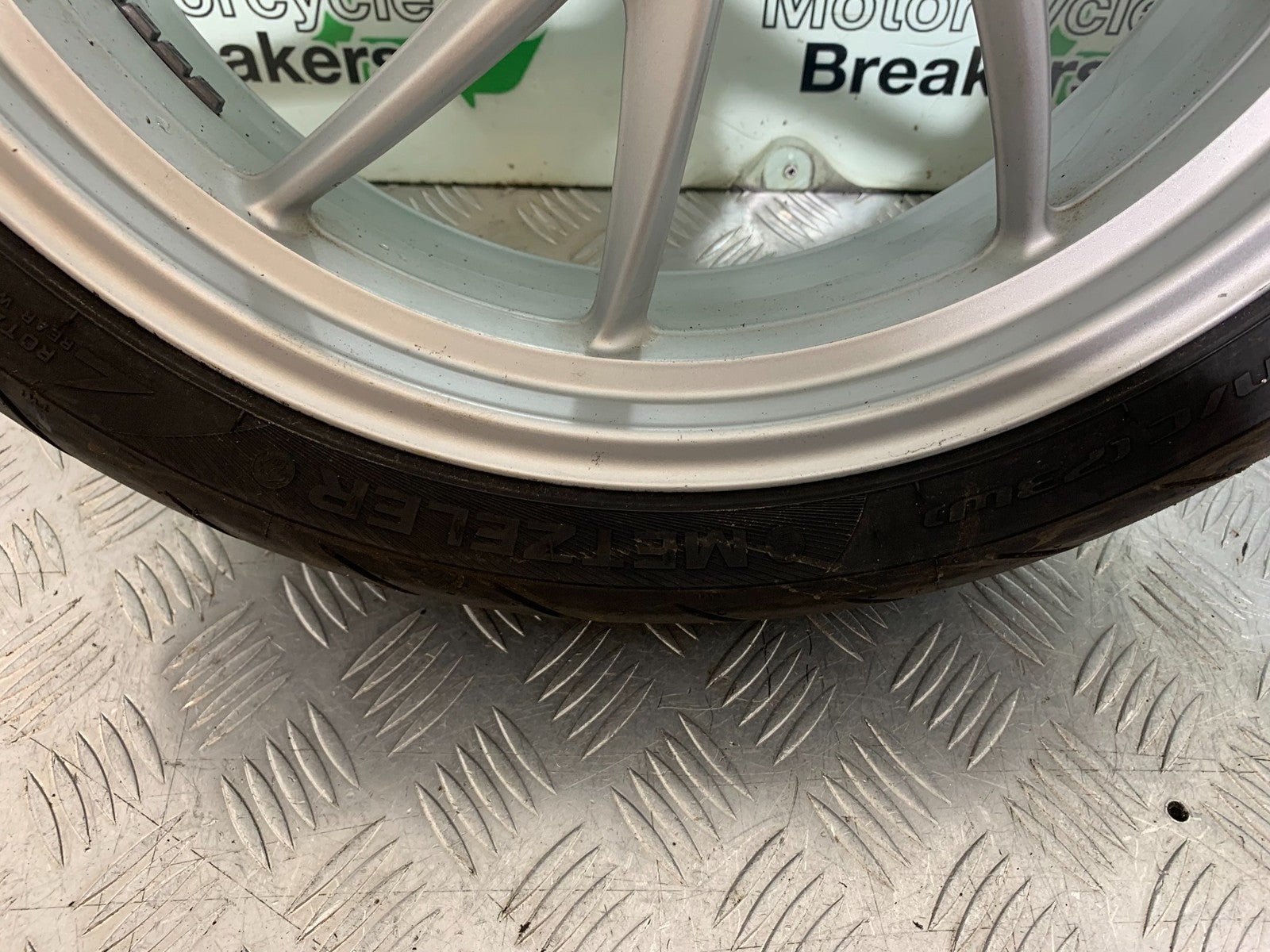 BMW F800 GT REAR WHEEL  YEAR 2013-2017 (CMB1248)