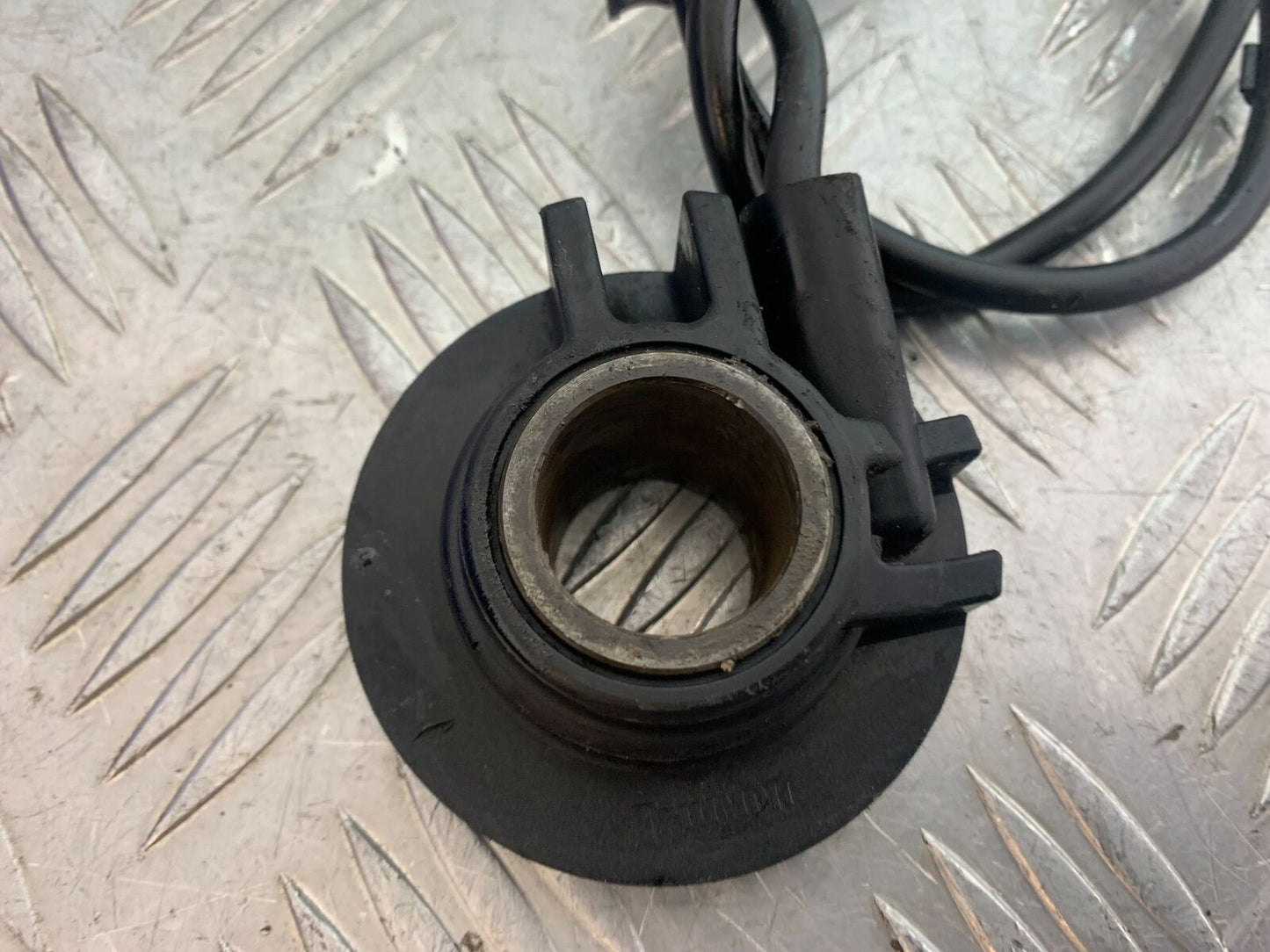 TRIUMPH 955i SPRINT ST SPEEDO DRIVE  YEAR 1999-2004 (CMB1124)