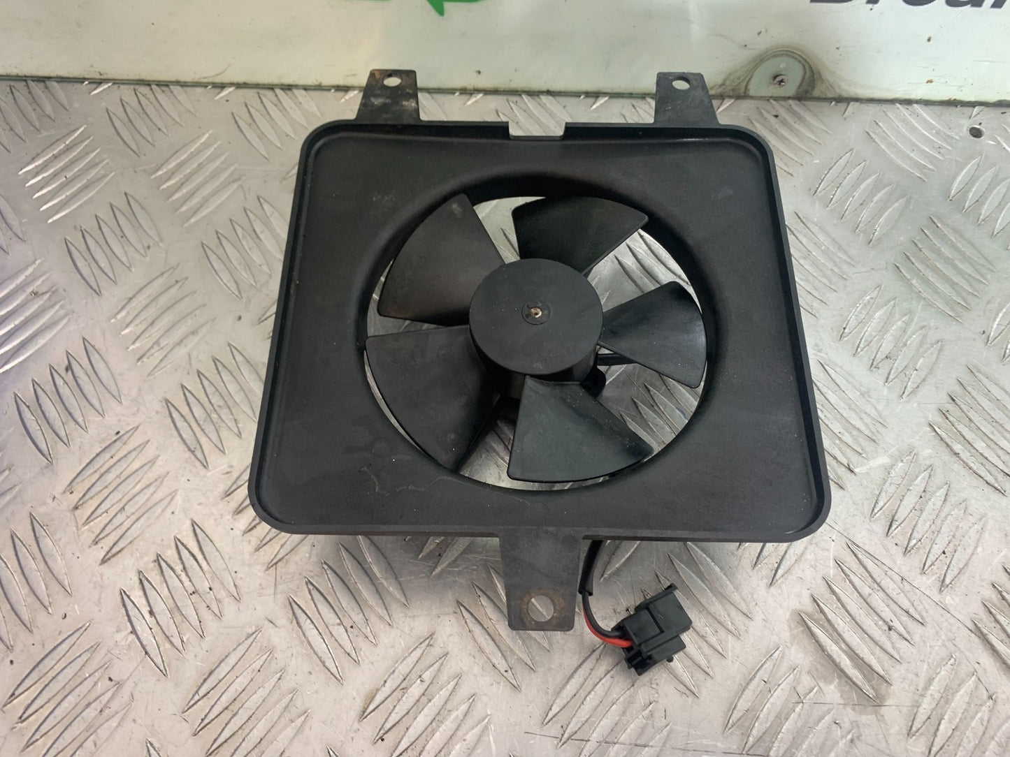 TRIUMPH 955i SPRINT ST RADIATOR FAN  1999-2004 (CMB1176)