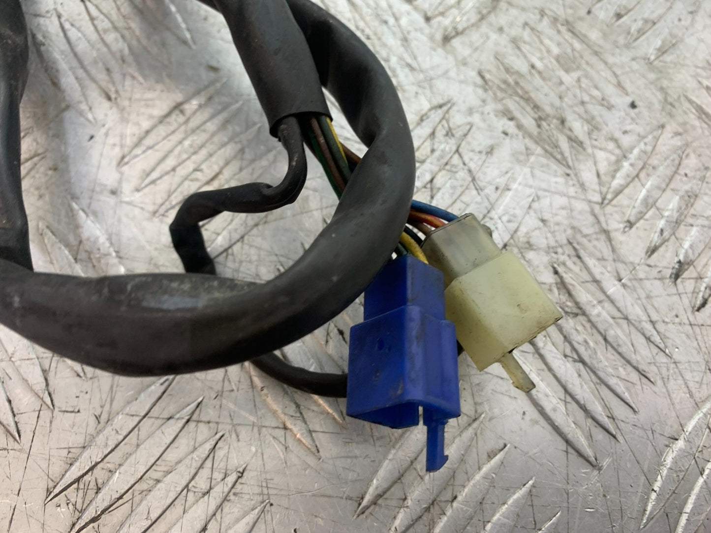 YAMAHA YZF R1 LEFT SWITCH GEAR  YEAR 1998-99 (CMB1291)