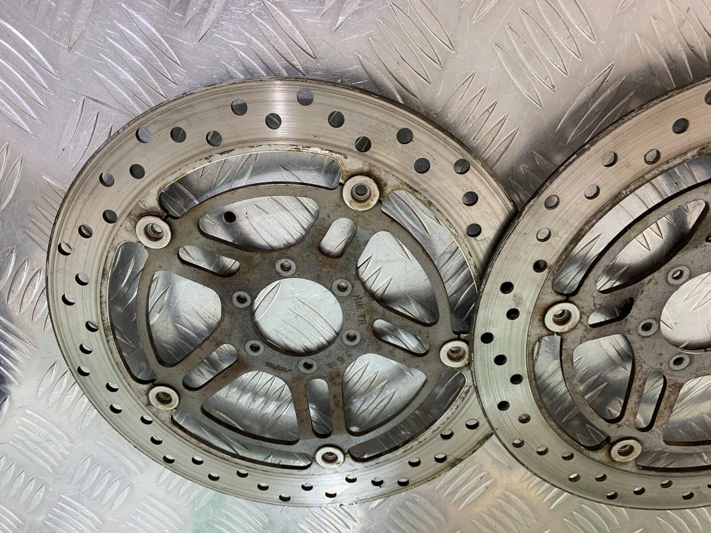 HONDA CB600 CB 600 HORNET FRONT BRAKE DISCS  YEAR 1998-2002 (CMB1011)