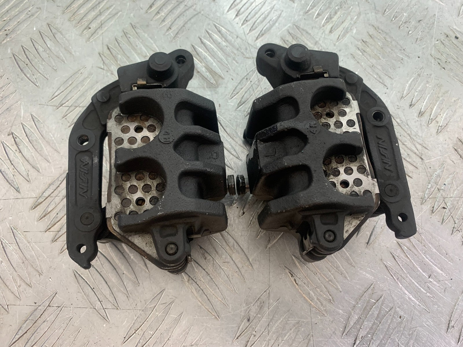 TRIUMPH 675 STREET TRIPLE FRONT CALIPERS    2013-2016 (CMB1186)
