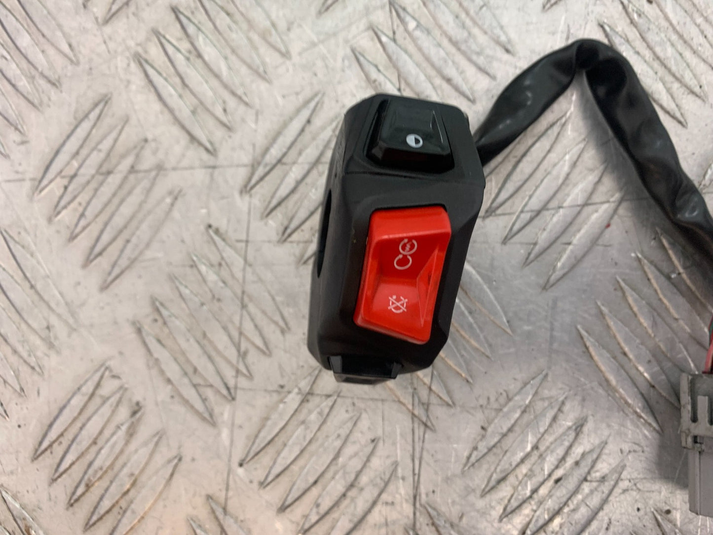 APRILIA RS660 RS 660 RIGHT SWITCH GEAR  YEAR 2020-2024 (CMB1202)