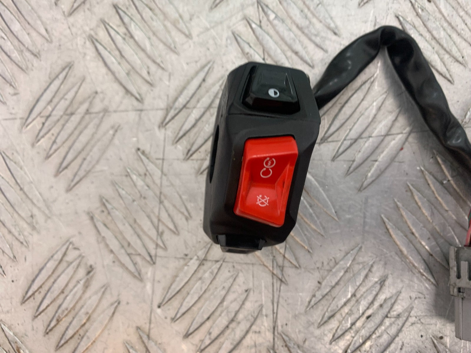 APRILIA RS660 RS 660 RIGHT SWITCH GEAR  YEAR 2020-2024 (CMB1202)