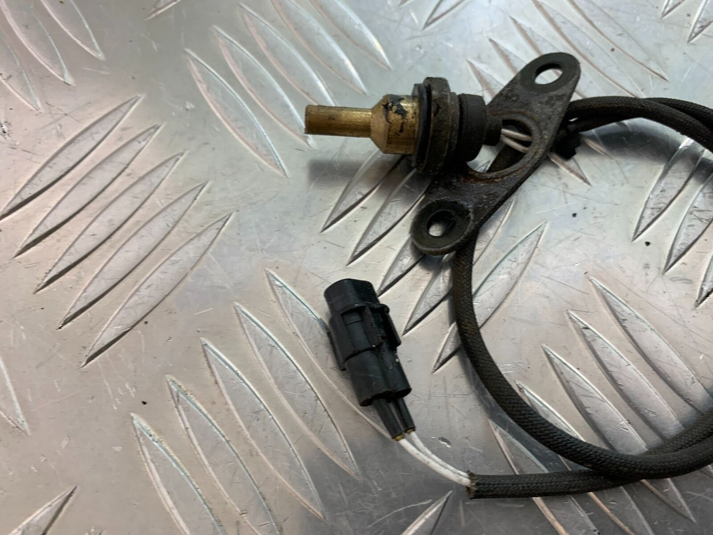 SUZUKI GSX1400 GSX 1400 ENGINE SENSOR YEAR 2002-2006 (CMB1007)