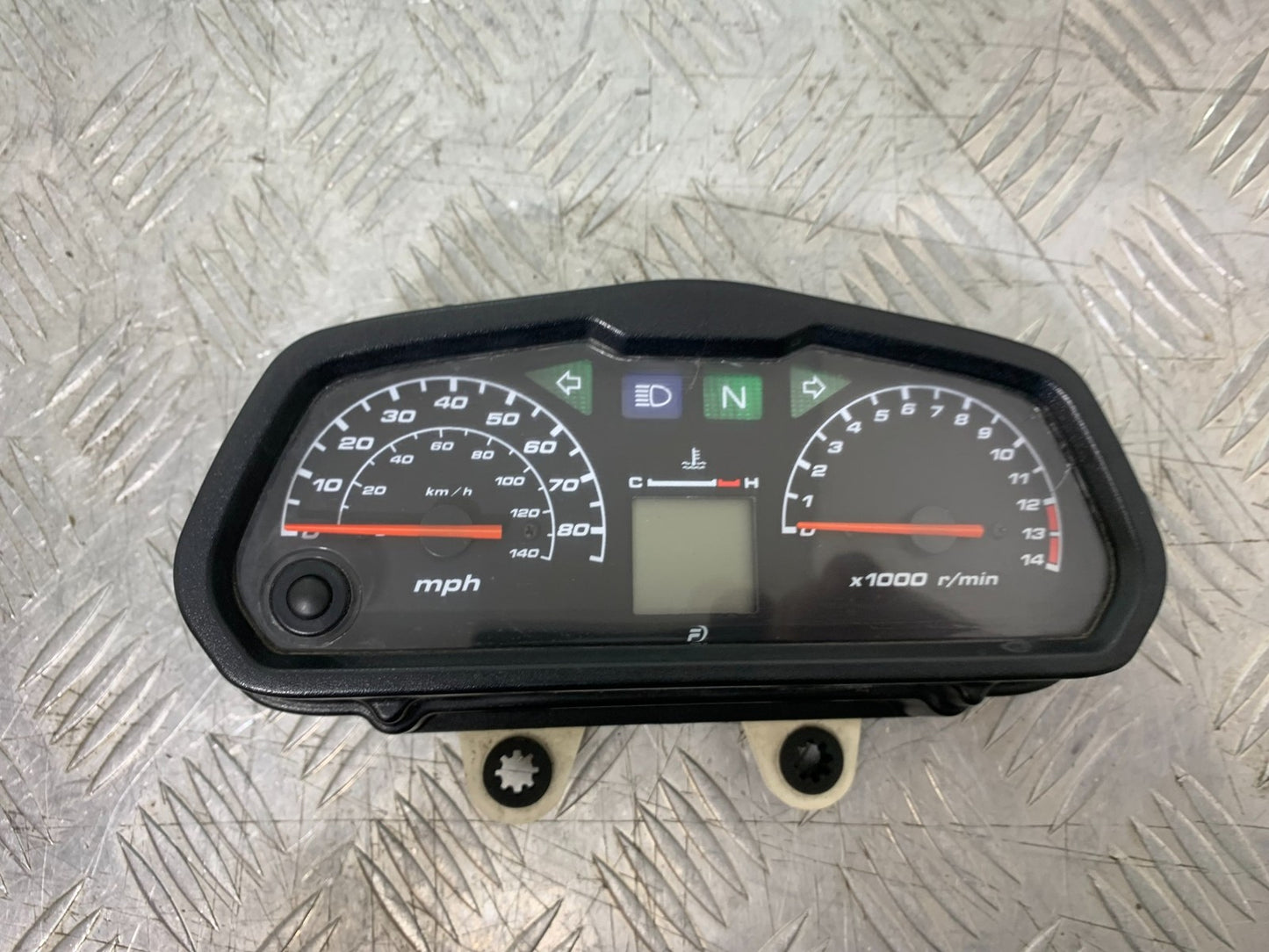 HONDA XL125 VARADERO CLOCKS SPEEDO DASH   YEAR 2001-2006  (CMB1304)