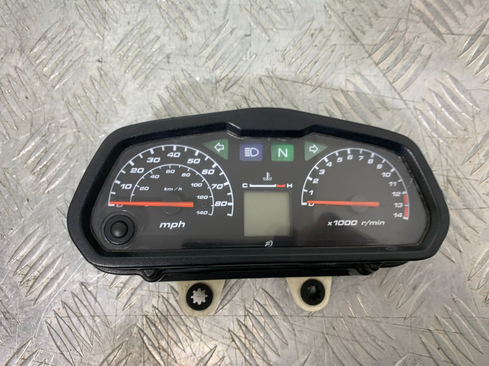 HONDA XL125 VARADERO CLOCKS SPEEDO DASH   YEAR 2001-2006  (CMB1304)