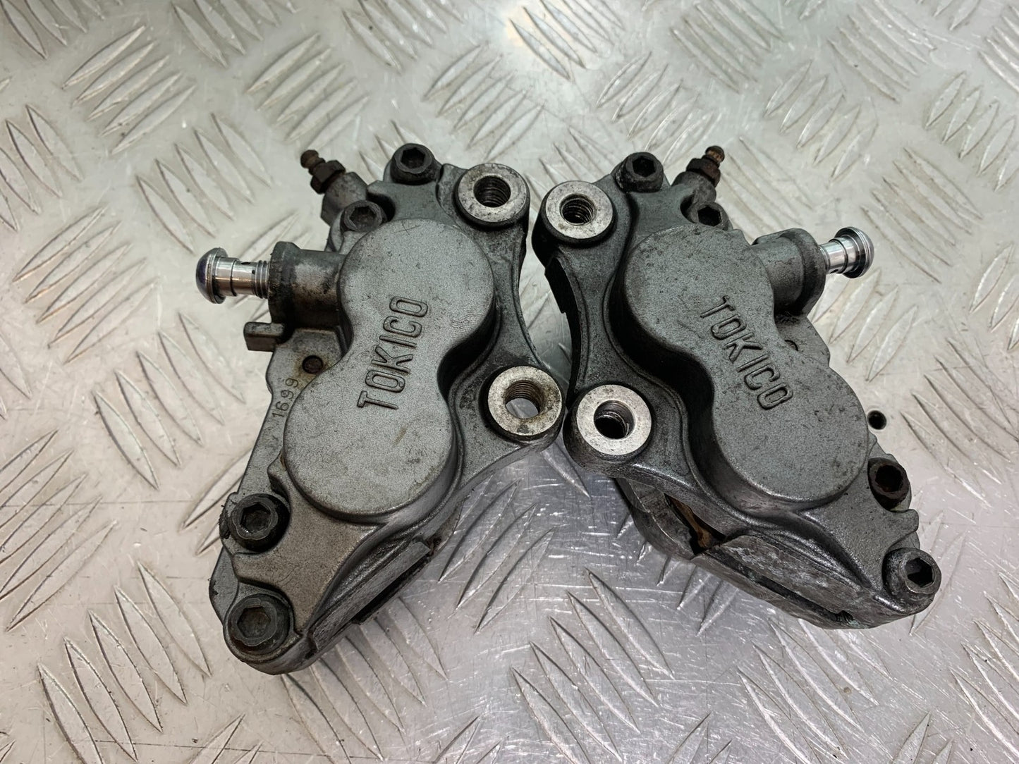 KAWASAKI ZZR1100 D FRONT BRAKE CALIPERS  YEAR 1993-2001 (CMB1189)