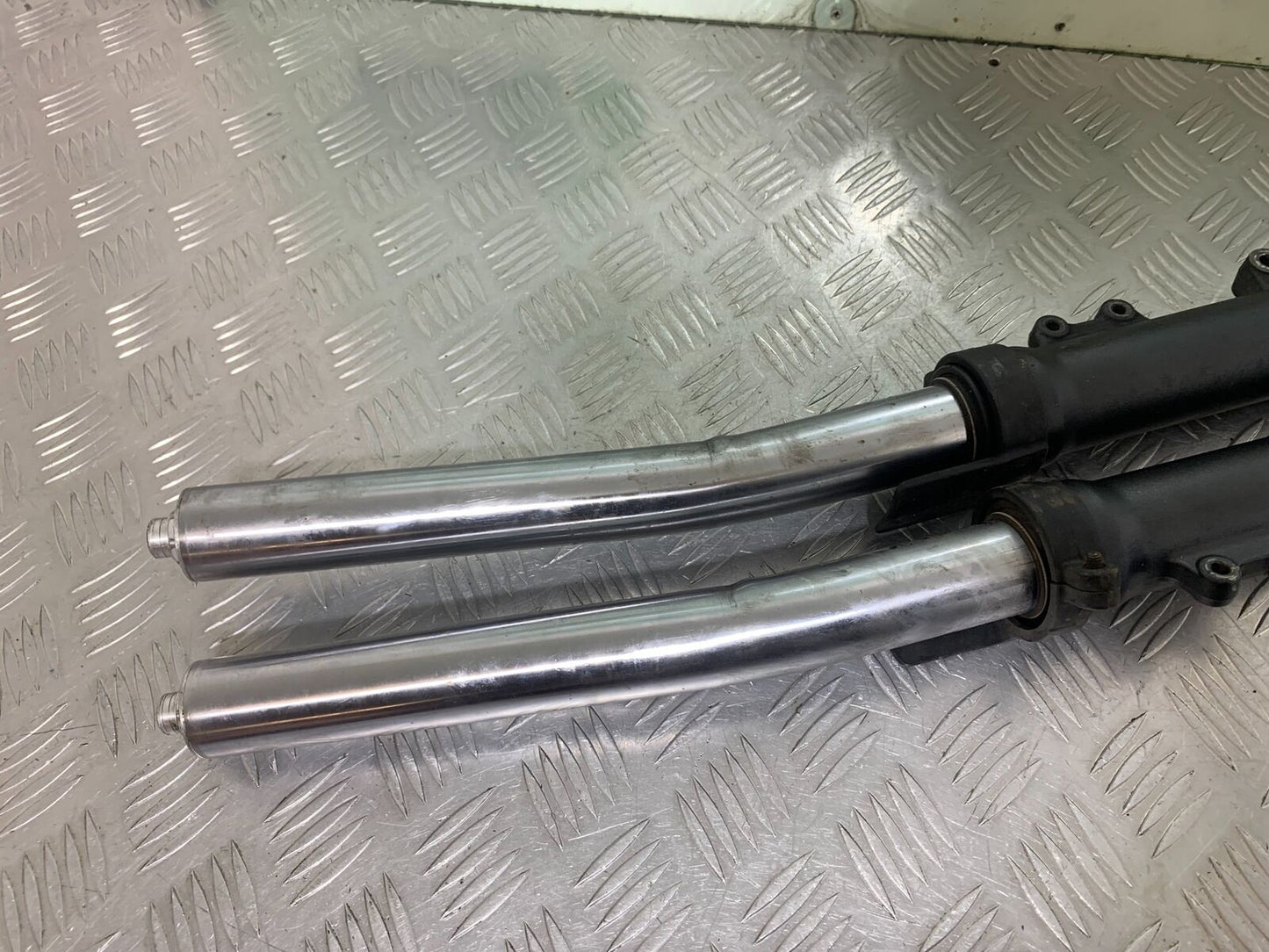 TRIUMPH 1050 SPRINT ST FORKS (BENT) YEAR 2004-2007 (CMB1089)