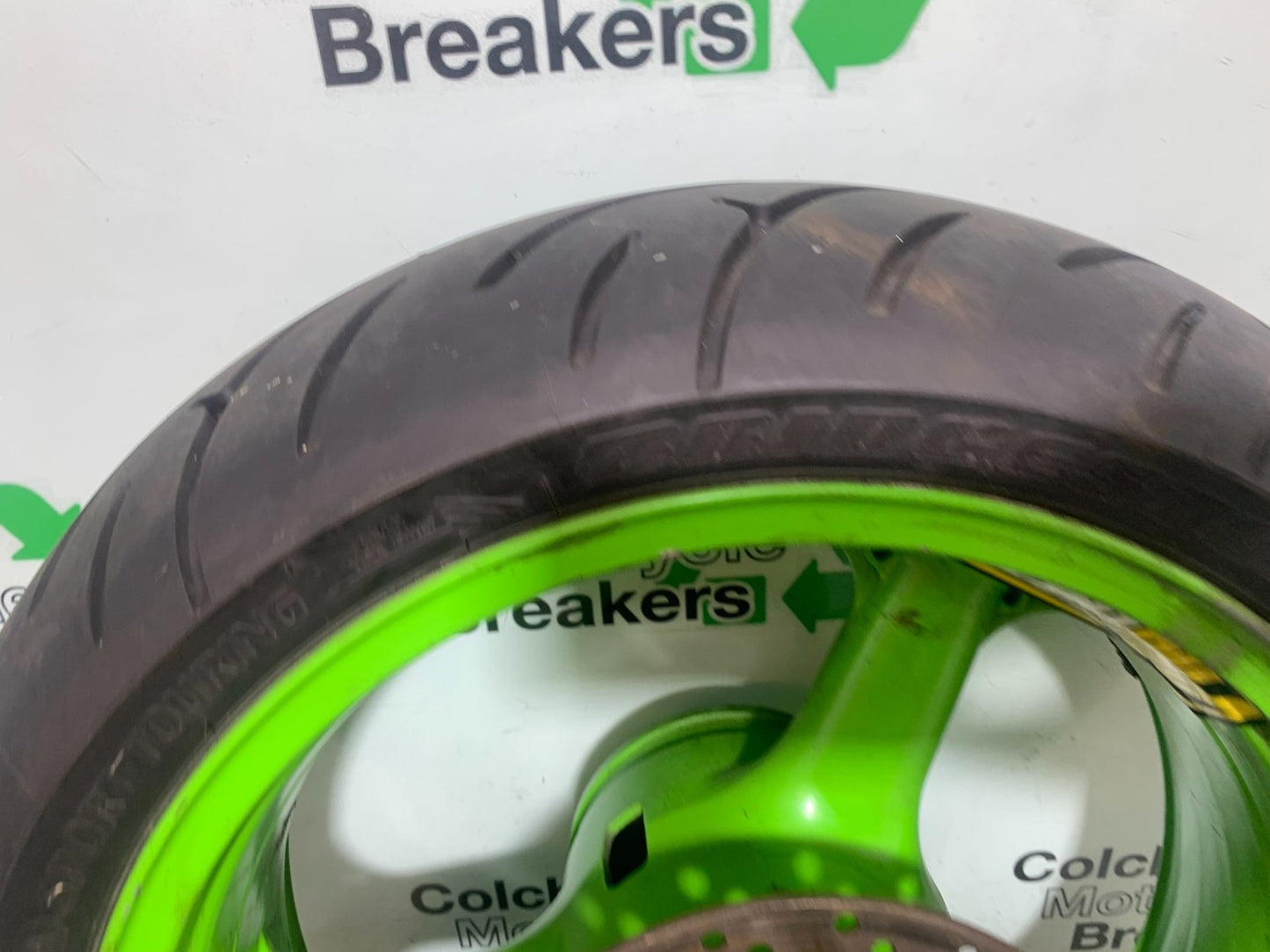 KAWASAKI ZX9R ZX9 C REAR WHEEL AND DISC YEAR 1998-99 (CMB1213)
