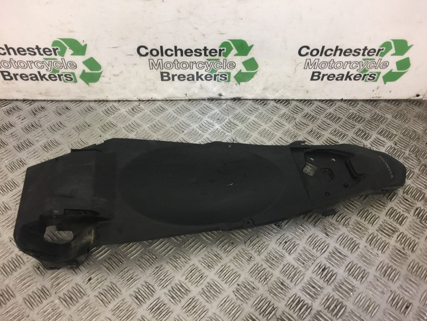 HONDA NC700 NC 700 UNDERTRAY  YEAR 2011 STOCK 513