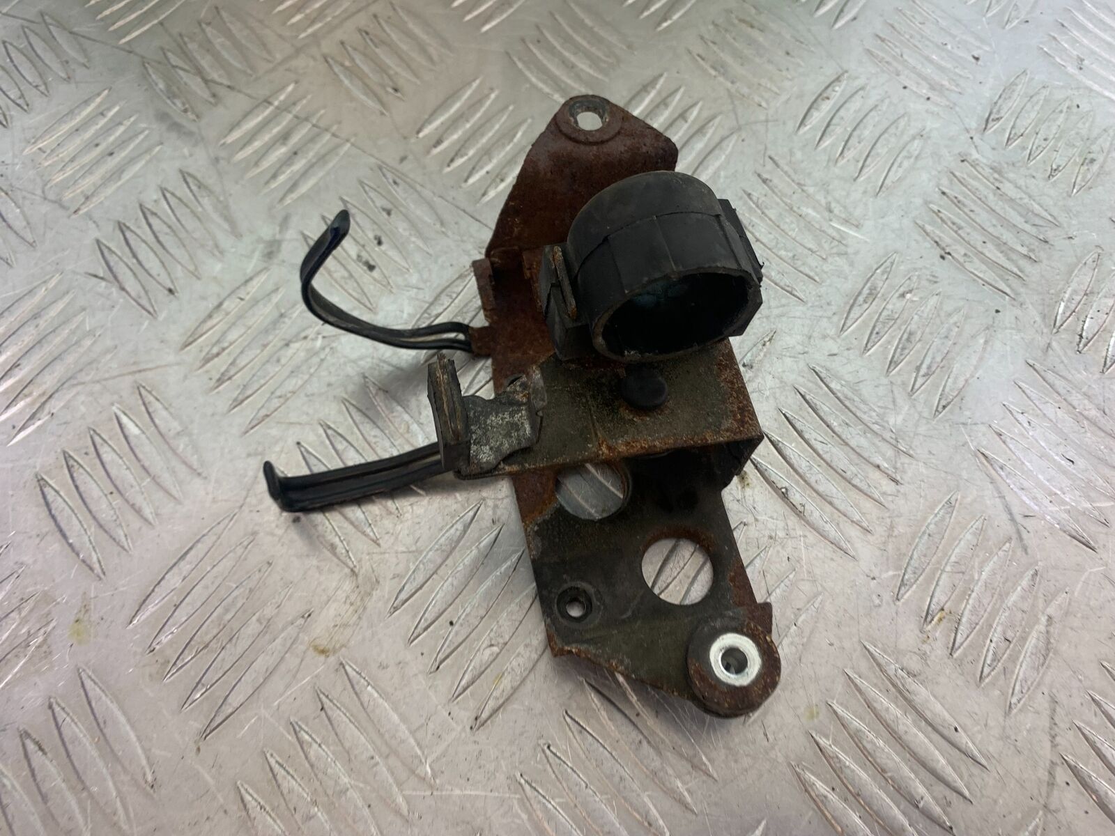 HONDA CX500 CX 500 SOLENOID FRAME MOUNT YEAR 1980 (CMB1131)