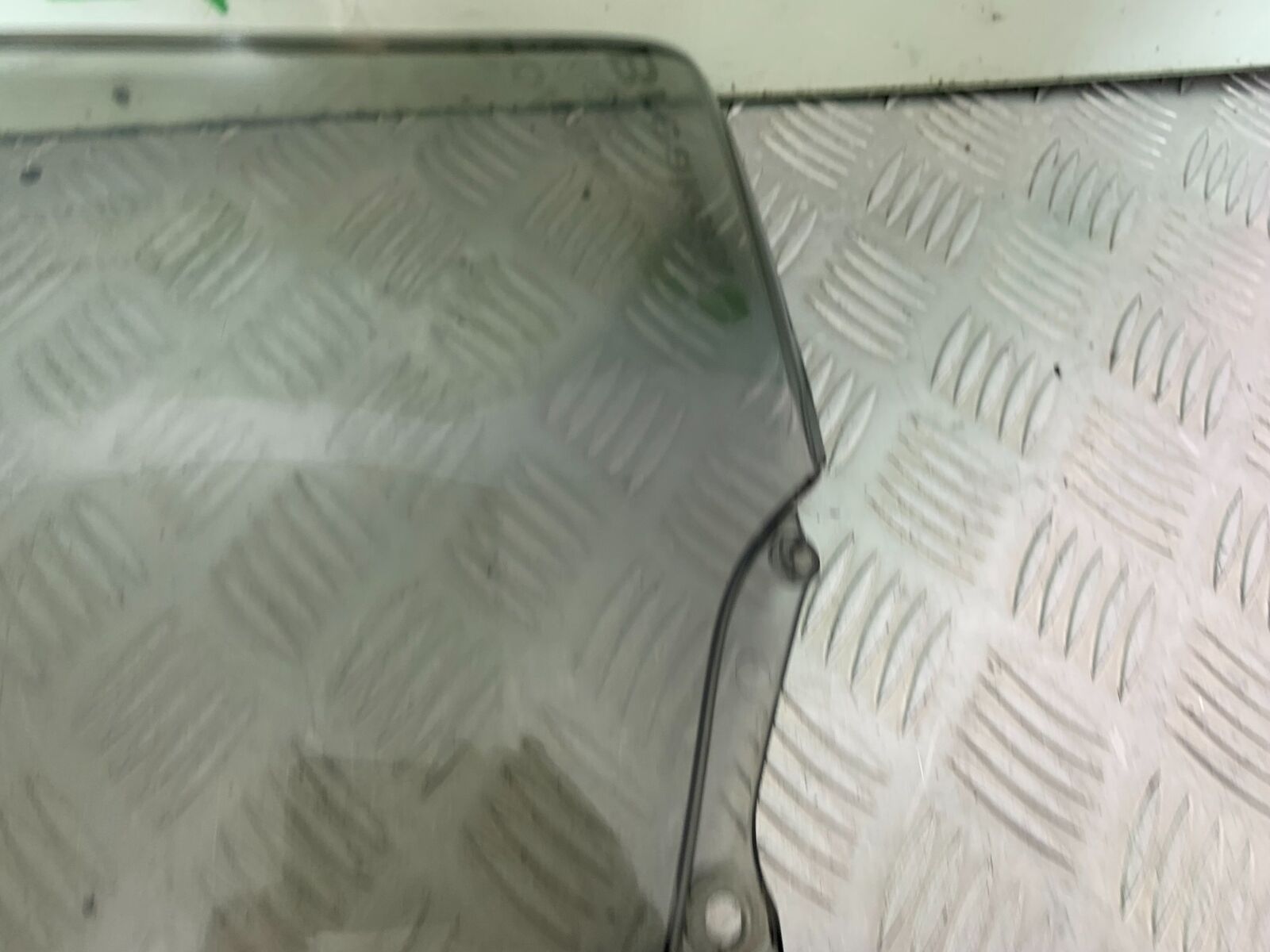 HONDA CBR1100 BLACKBIRD SCREEN  YEAR 1999-2005 (CMB1103)