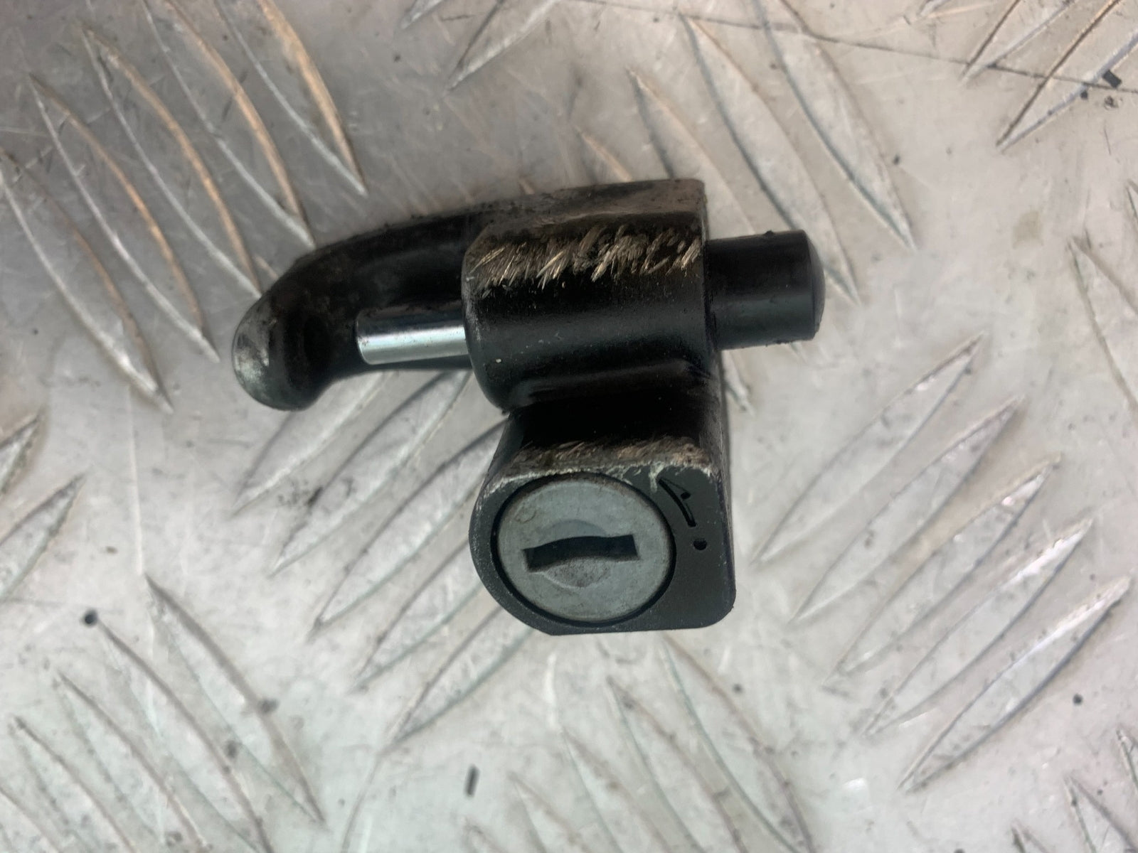 HONDA VTX1300 S-6  LOCKS AND KEY  YEAR 2004-09 (CMB1159)