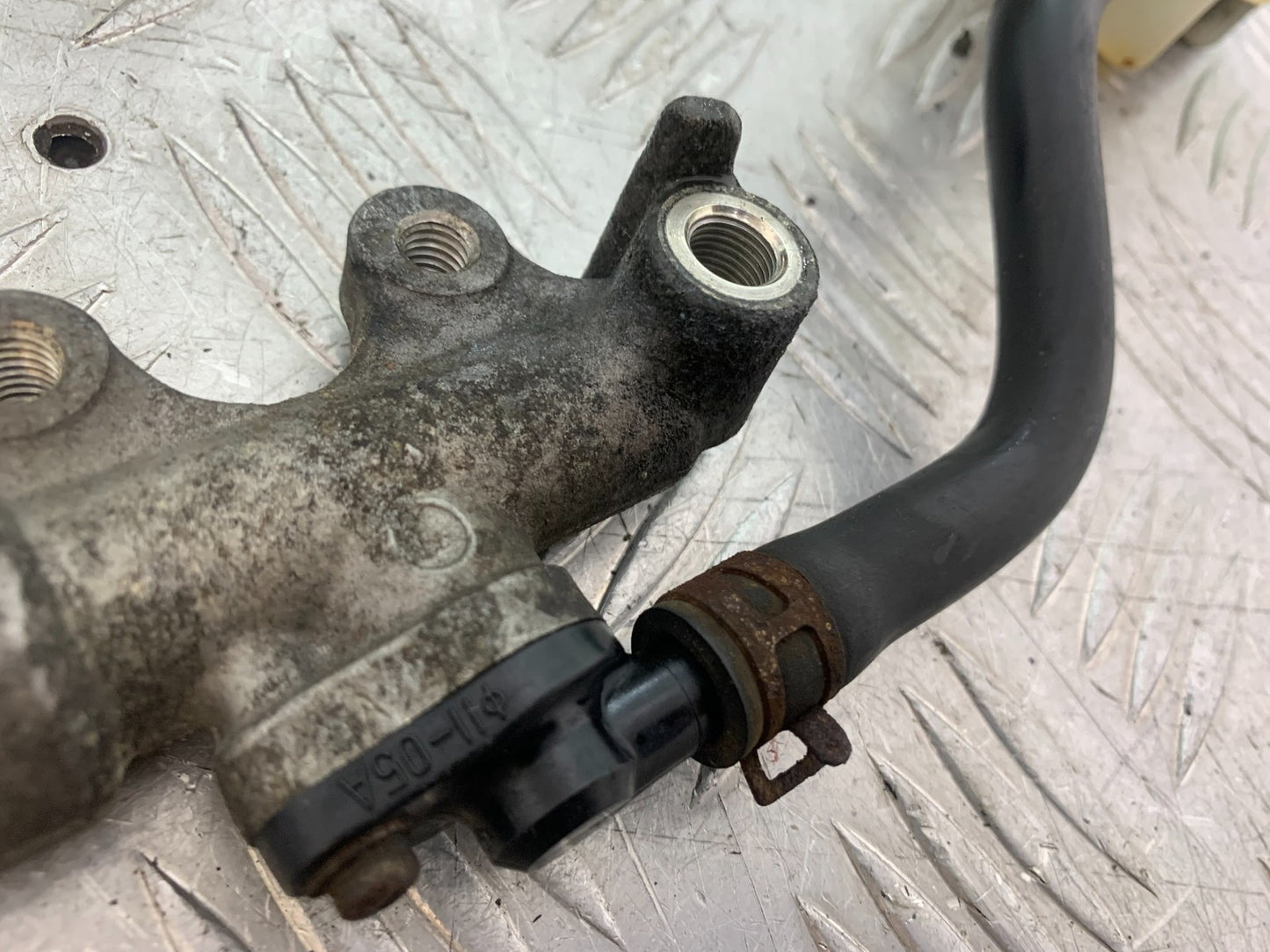 SUZUKI GSF600 GSF 600 BANDIT REAR MASTER CYLINDER   2000-2004 (CMB1269)
