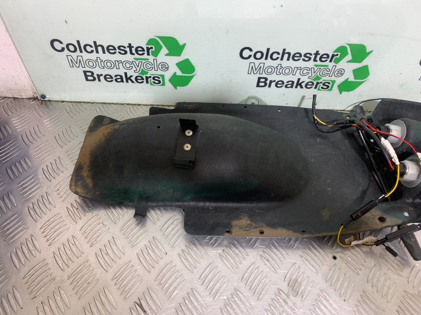 SUZUKI GSF1200  GSF 1200 BANDIT UNDERTRAY  YEAR 1997-2000 (CMB1149)