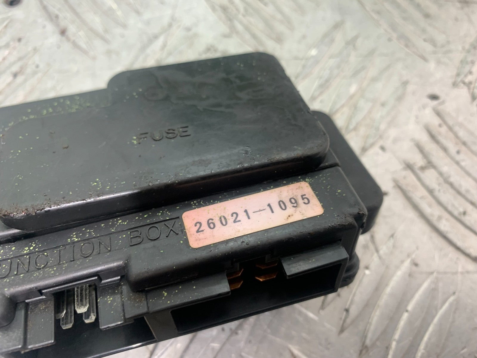 KAWASAKI ZX9R ZX9 C FUSE BOX   YEAR 1998-99 (CMB1213)