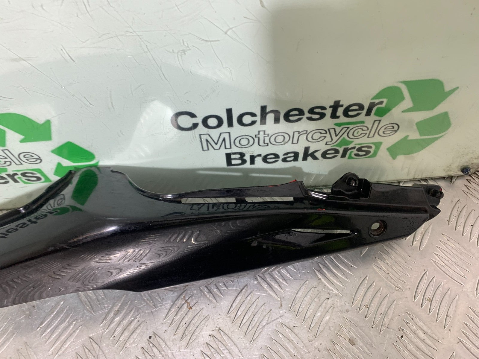 HONDA CB500 F CB500F LEFT SEAT PANEL YEAR 2013-2015  (CMB1235)