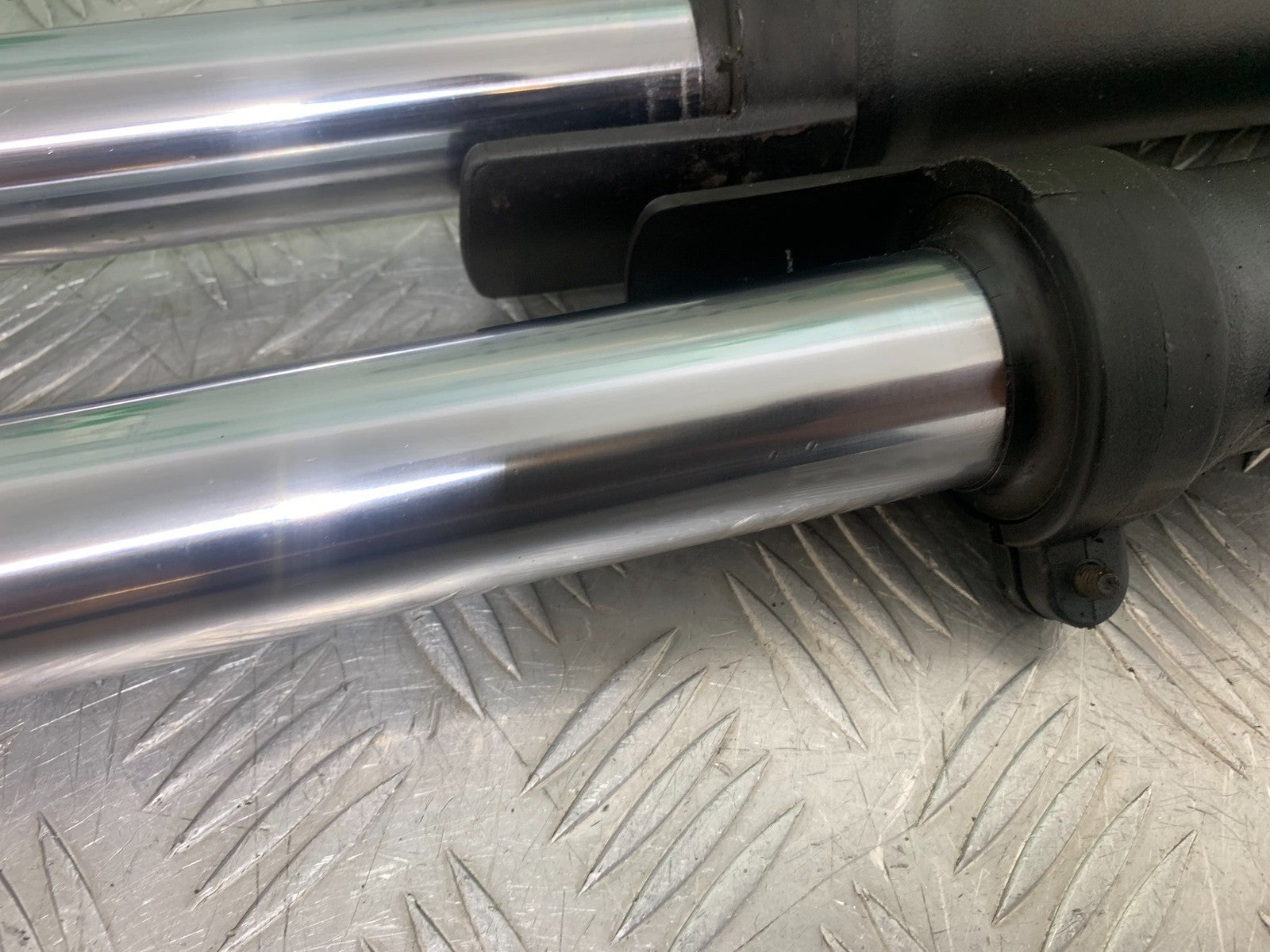TRIUMPH 1050 SPRINT ST FORKS   YEAR 2004-2007 (CMB1197)