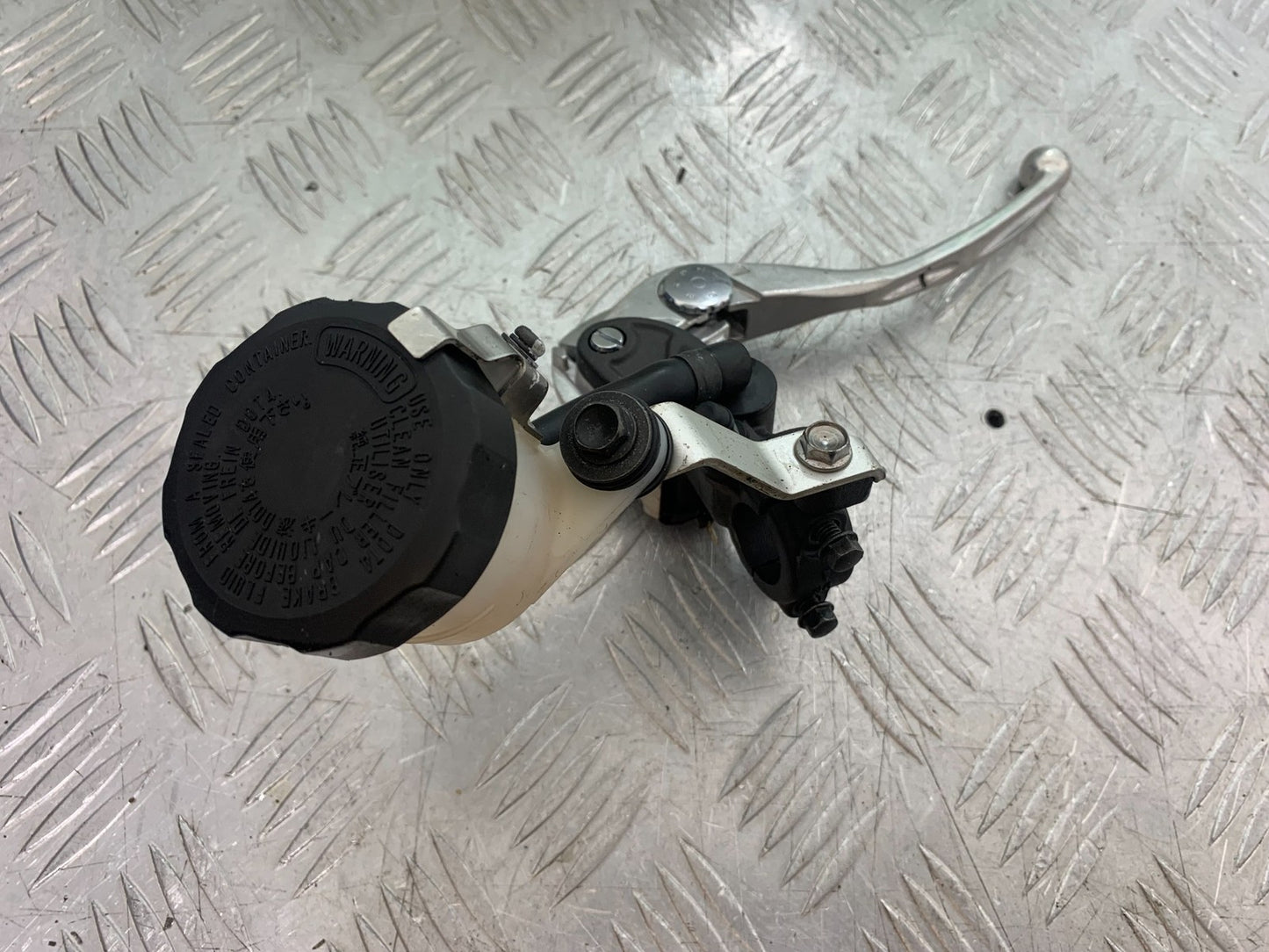HONDA CBR1000 rr FIREBLADE FRONT MASTER CYLINDER    2012-2016 (CMB1280)