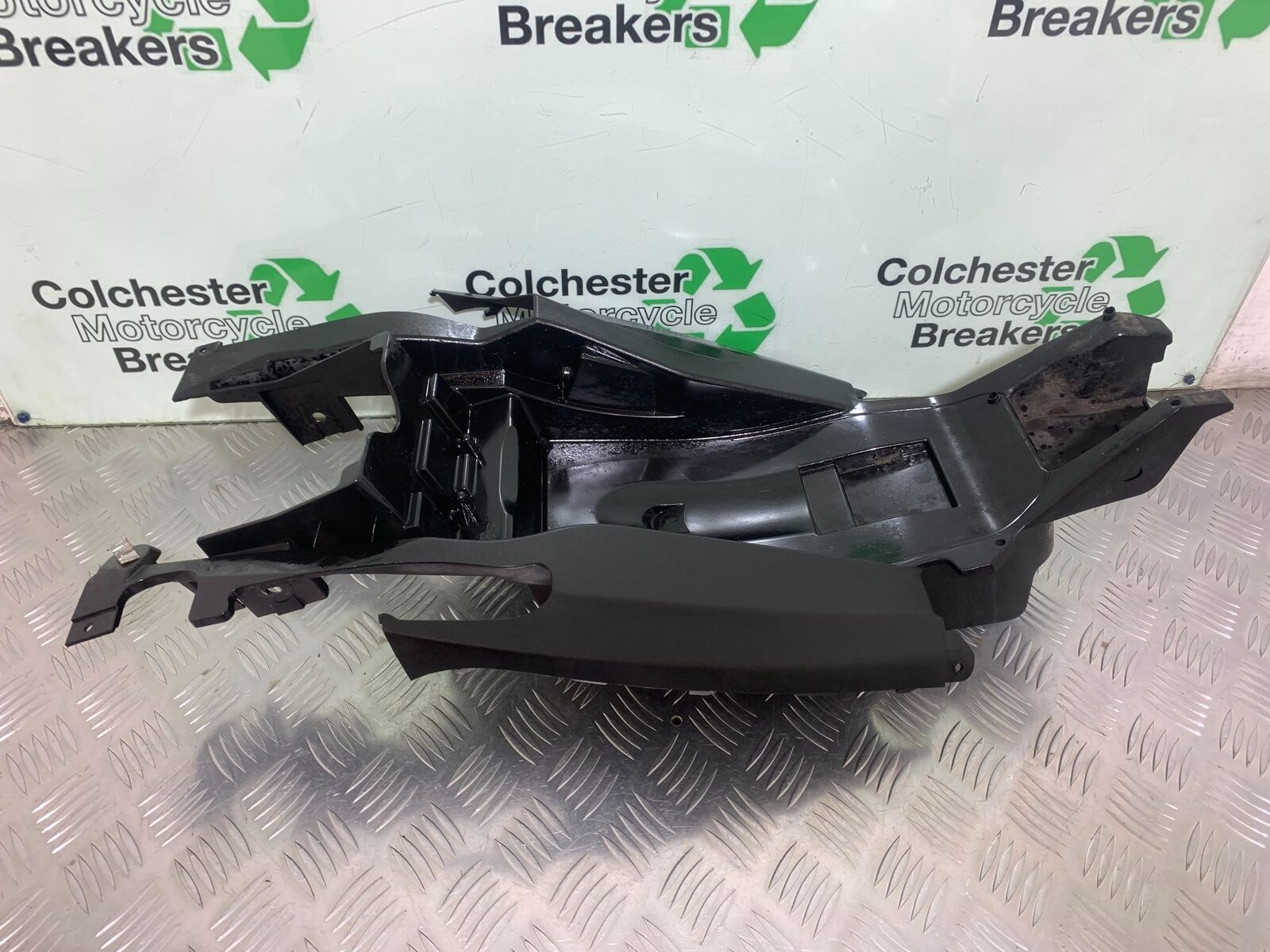 SUZUKI DL 650 V-STROM UNDERTRAY  YEAR 2016 (STOCK 996)