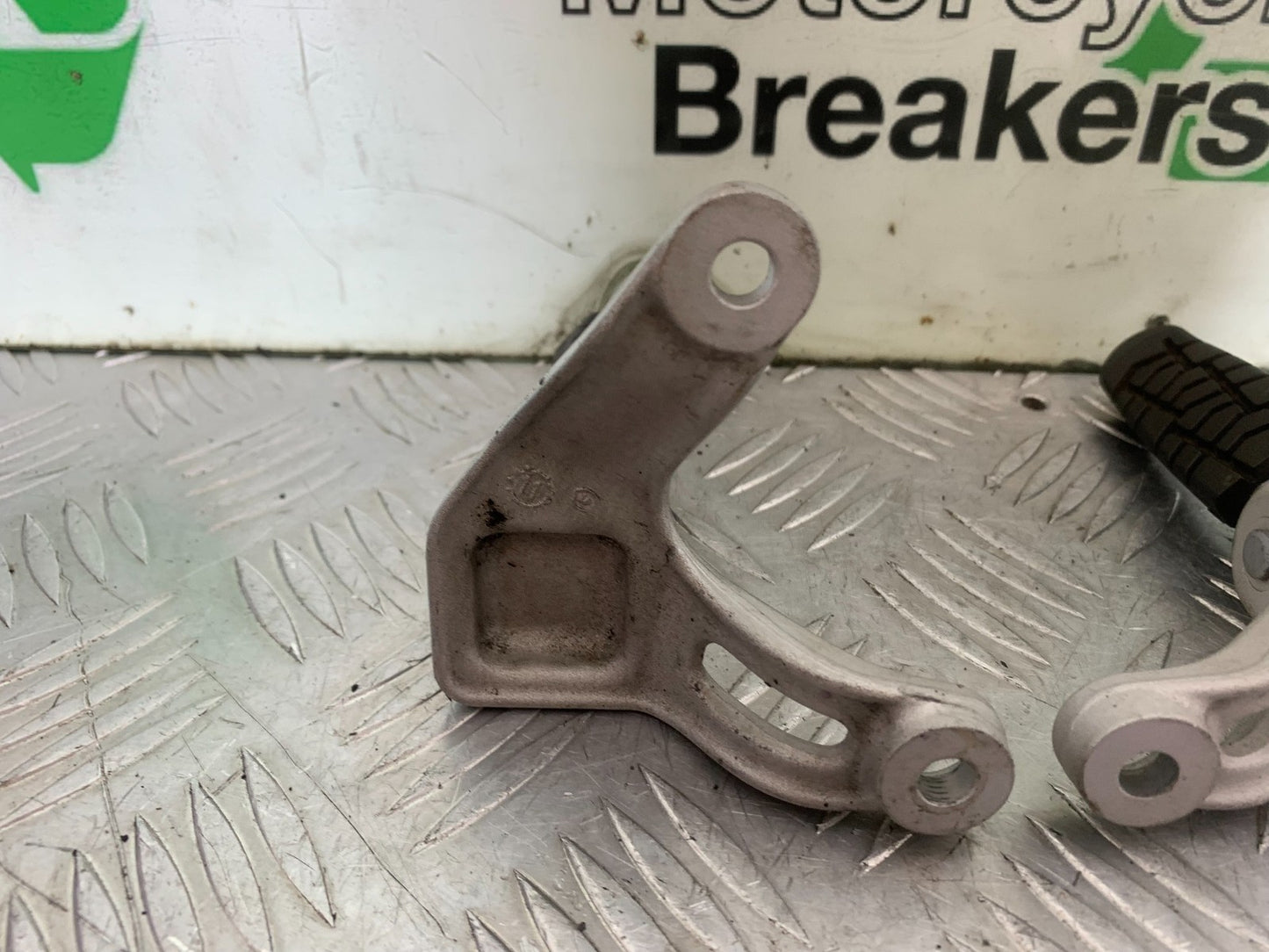 KTM 690 DUKE R LC4 REAR HANGERS AND PEGS YEAR 2012-2015  (CMB1180)