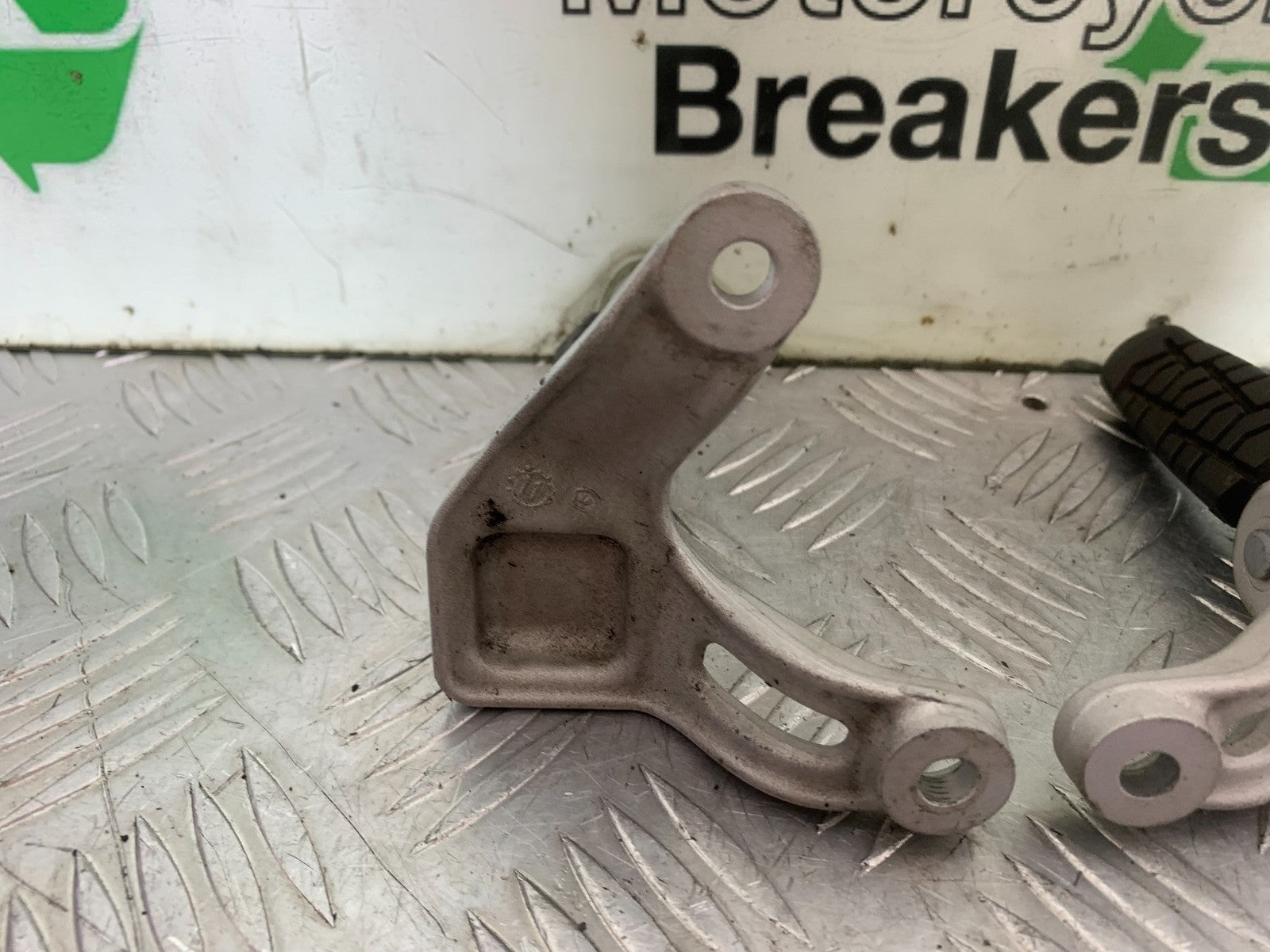 KTM 690 DUKE R LC4 REAR HANGERS AND PEGS YEAR 2012-2015  (CMB1180)