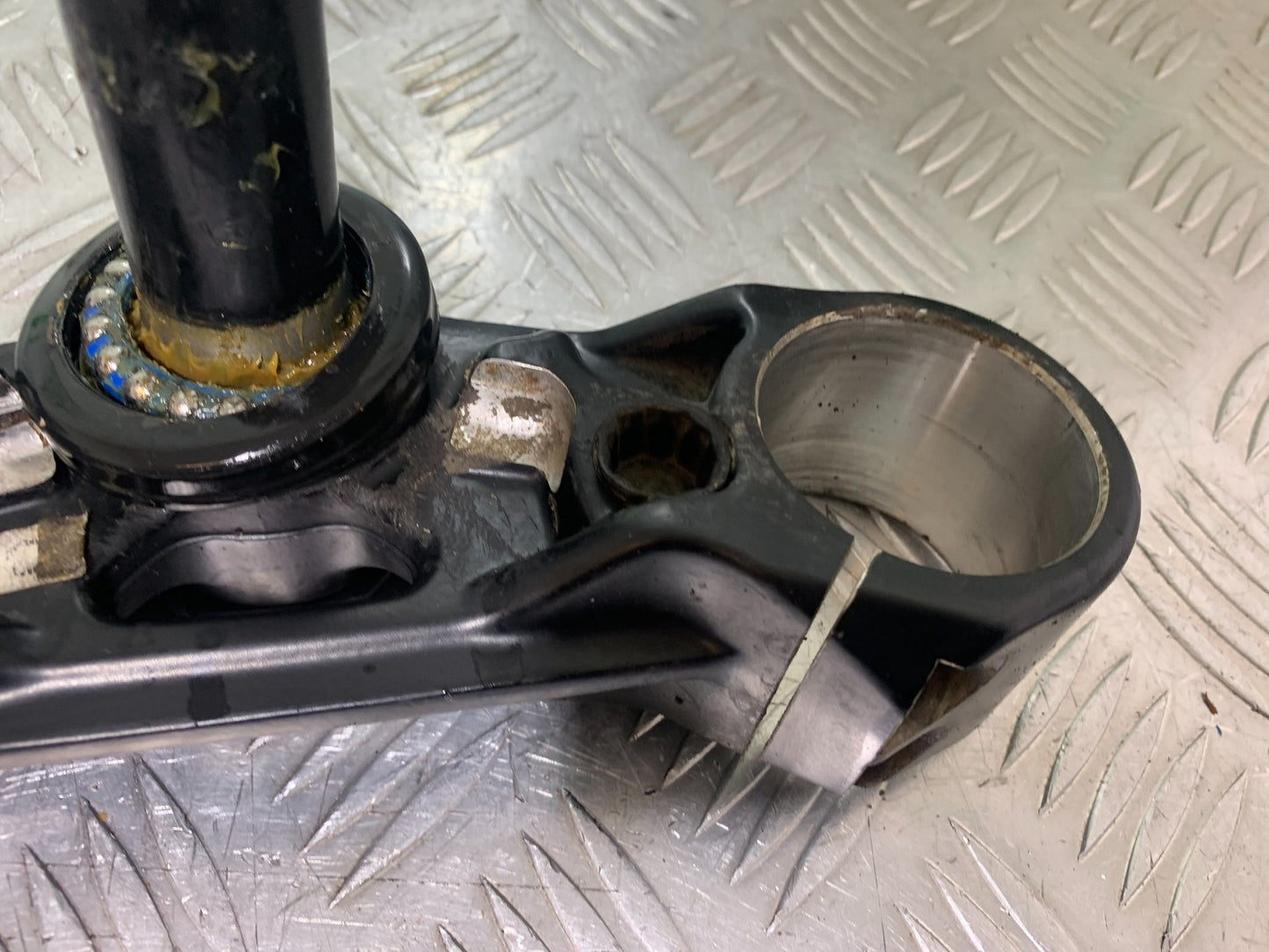 KTM DUKE 125 BOTTOM YOKE  YEAR 2017-2022 (CMB1222)