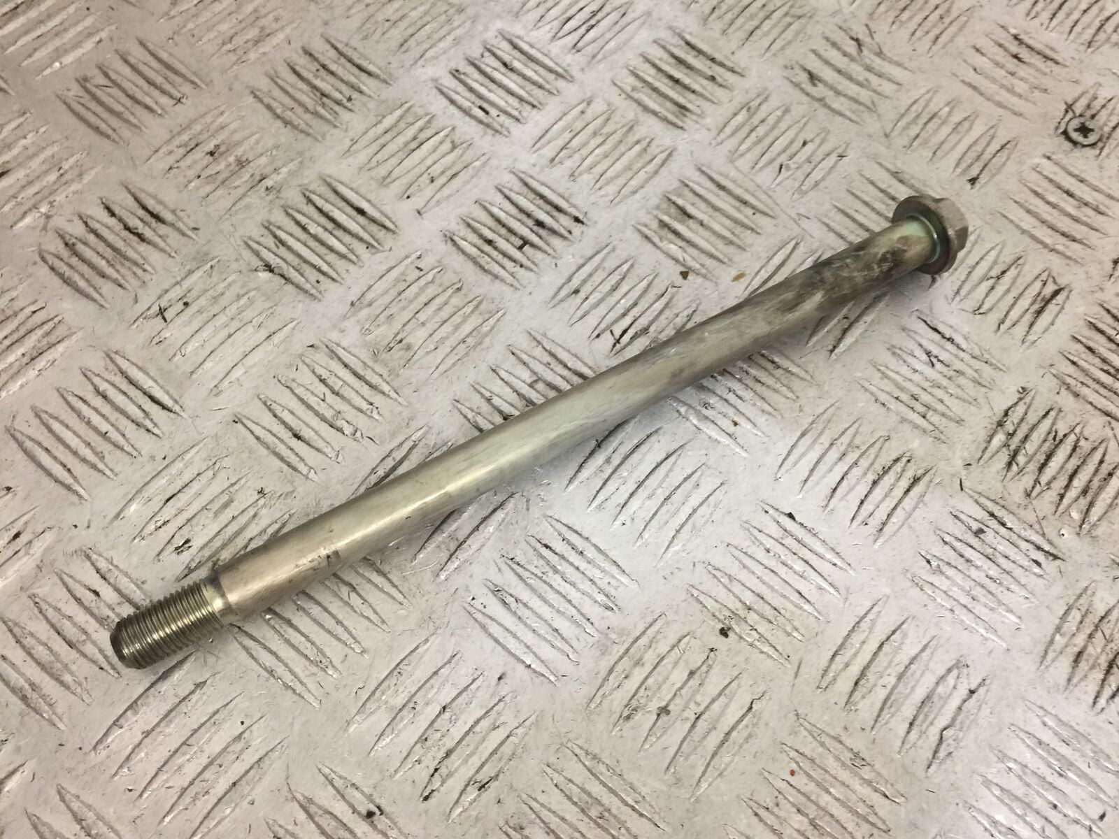 YAMAHA MT03 FRONT WHEEL SPINDLE YEAR 2018  (STOCK 801)