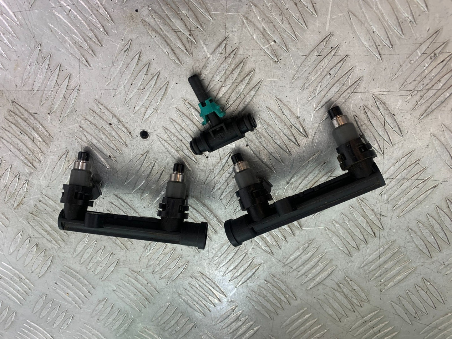 HONDA CBR1000 rr FIREBLADE INJECTORS   YEAR 2012-2016 (CMB1198)