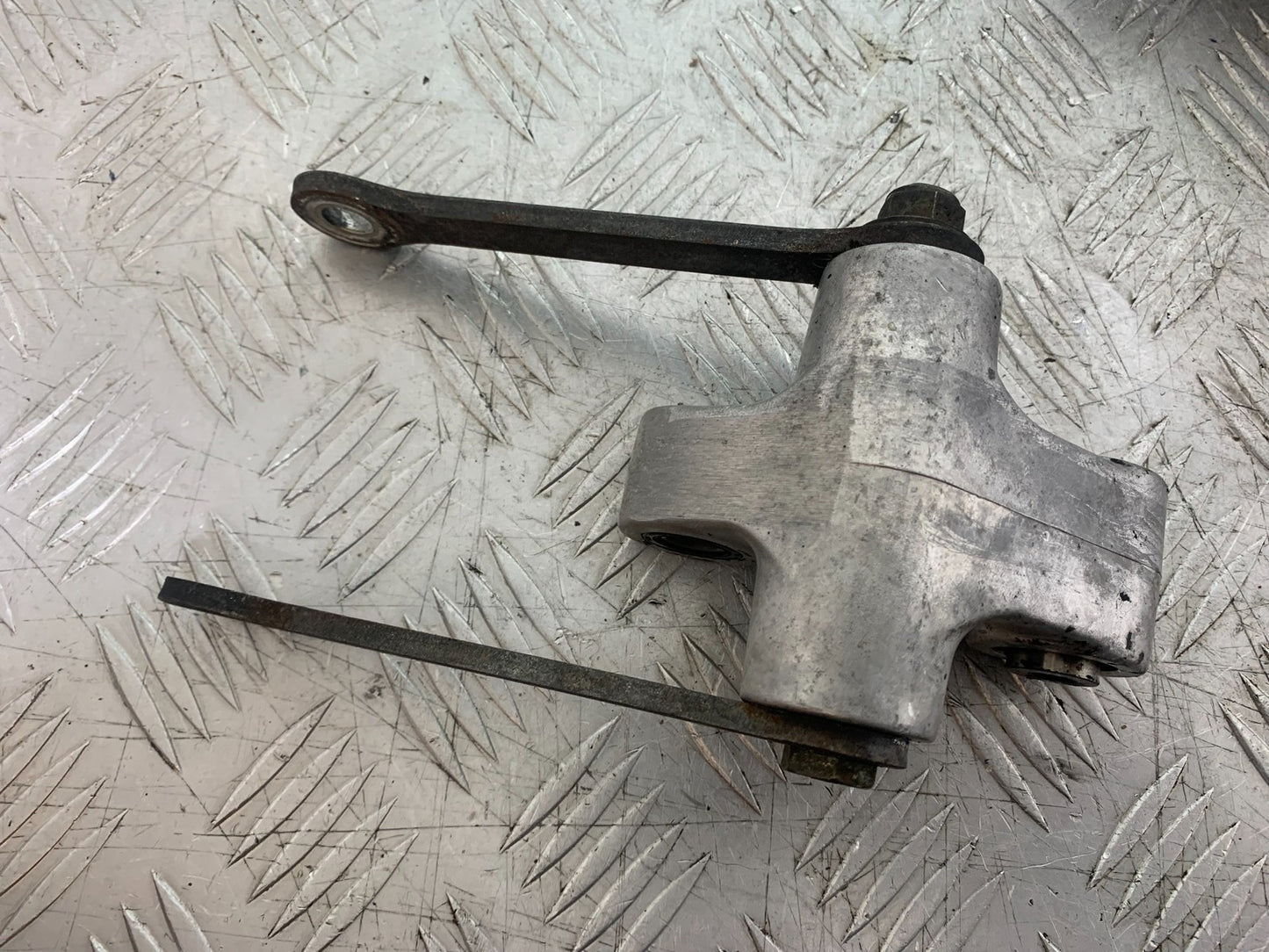 YAMAHA XJ900 XJ 900 DIVERSION REAR SHOCK LINKAGE YEAR 1994-2002 (CMB1292)