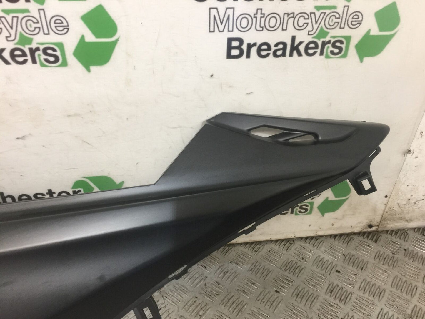 SUZUKI 650 BURGMAN SEAT PANEL  YEAR 2014-2018 (STOCK 769)